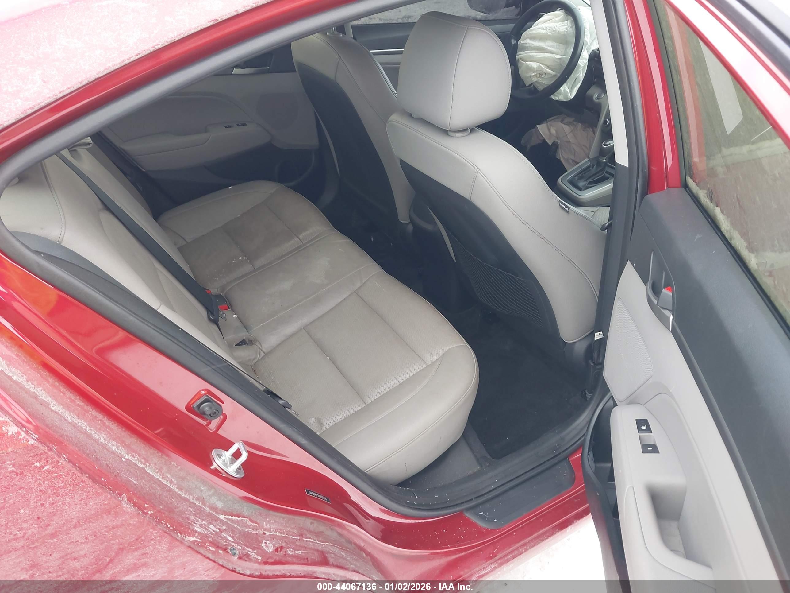 HYUNDAI ELANTRA image 8