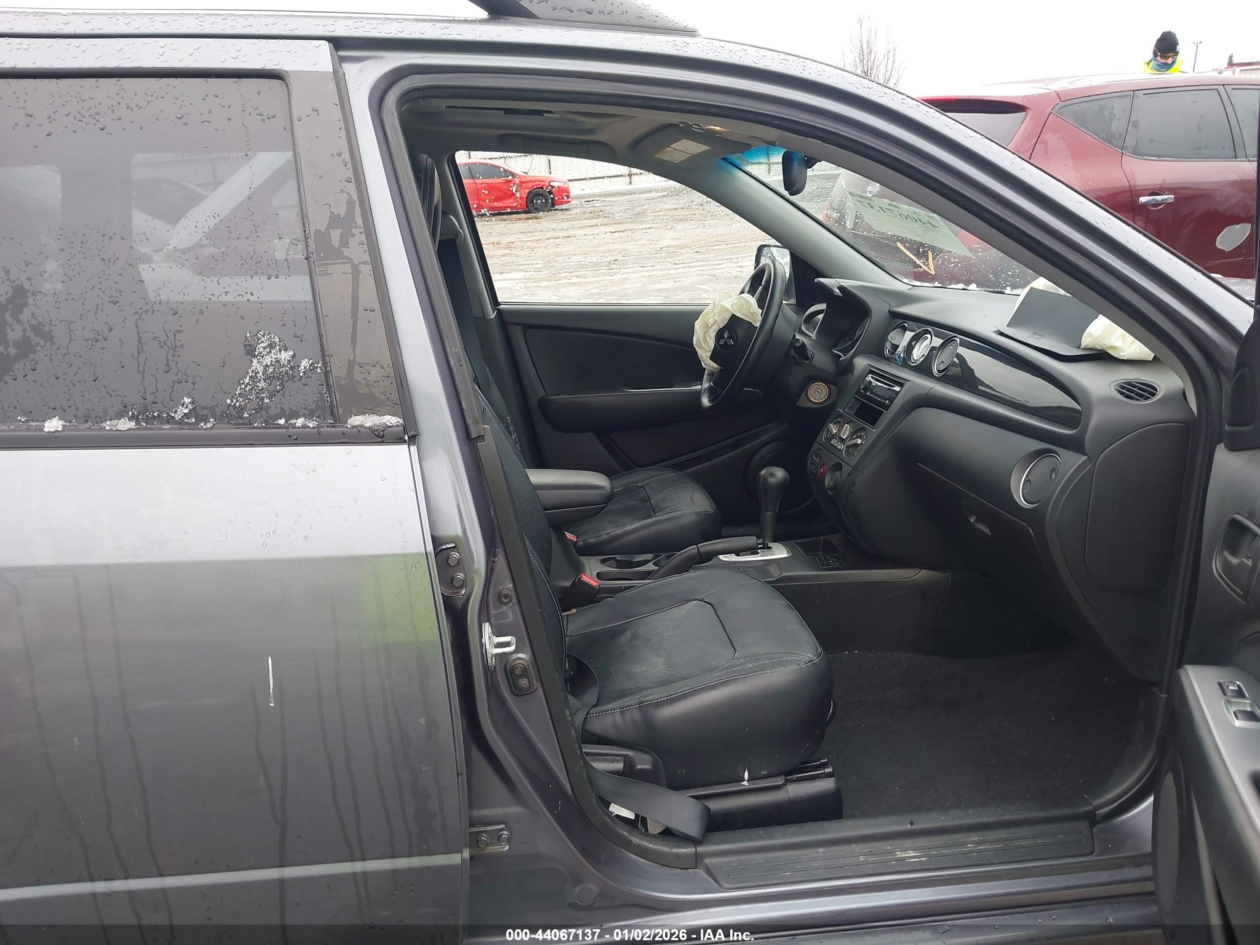 MITSUBISHI OUTLANDER image 5