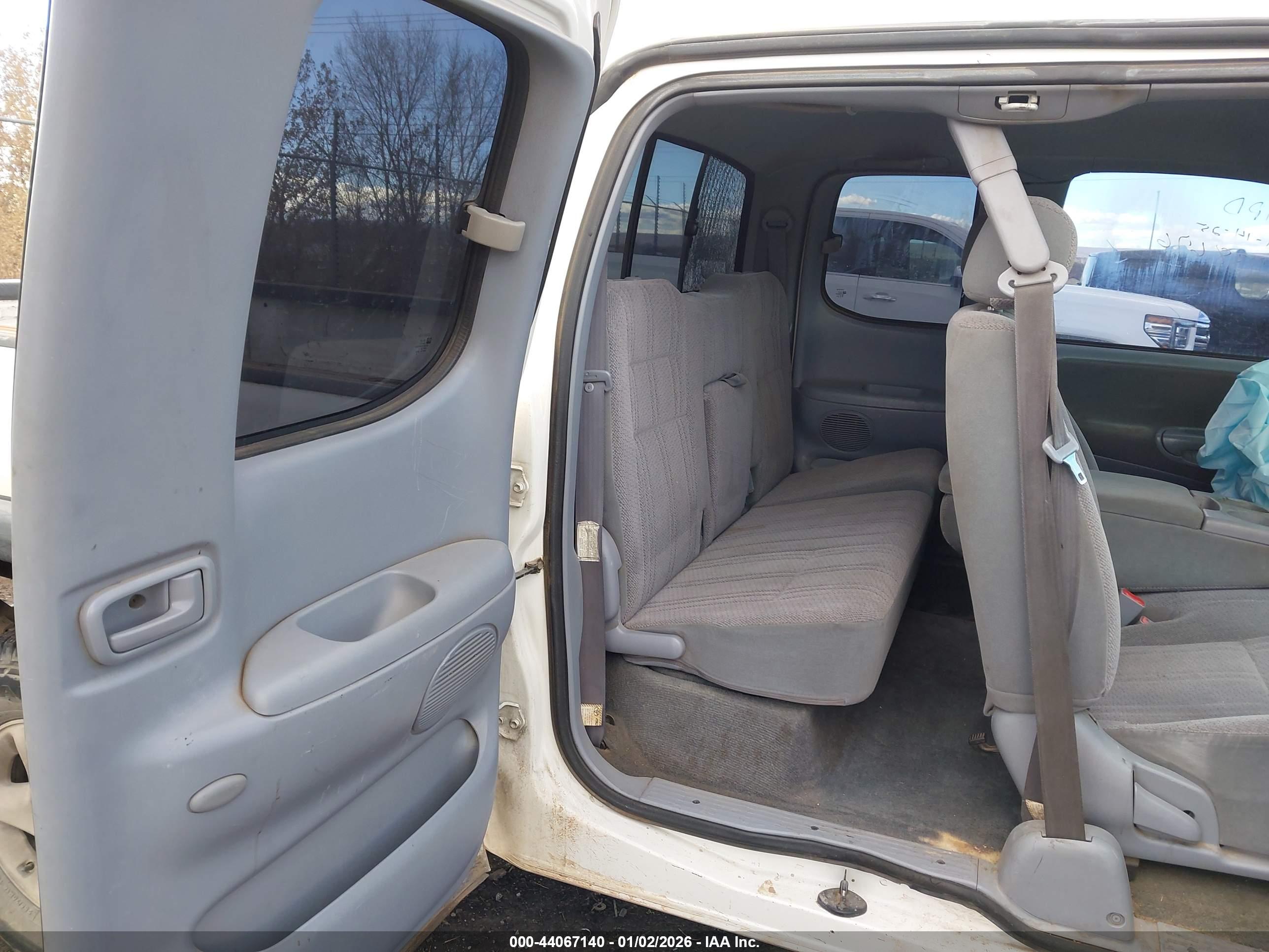 TOYOTA TUNDRA image 8