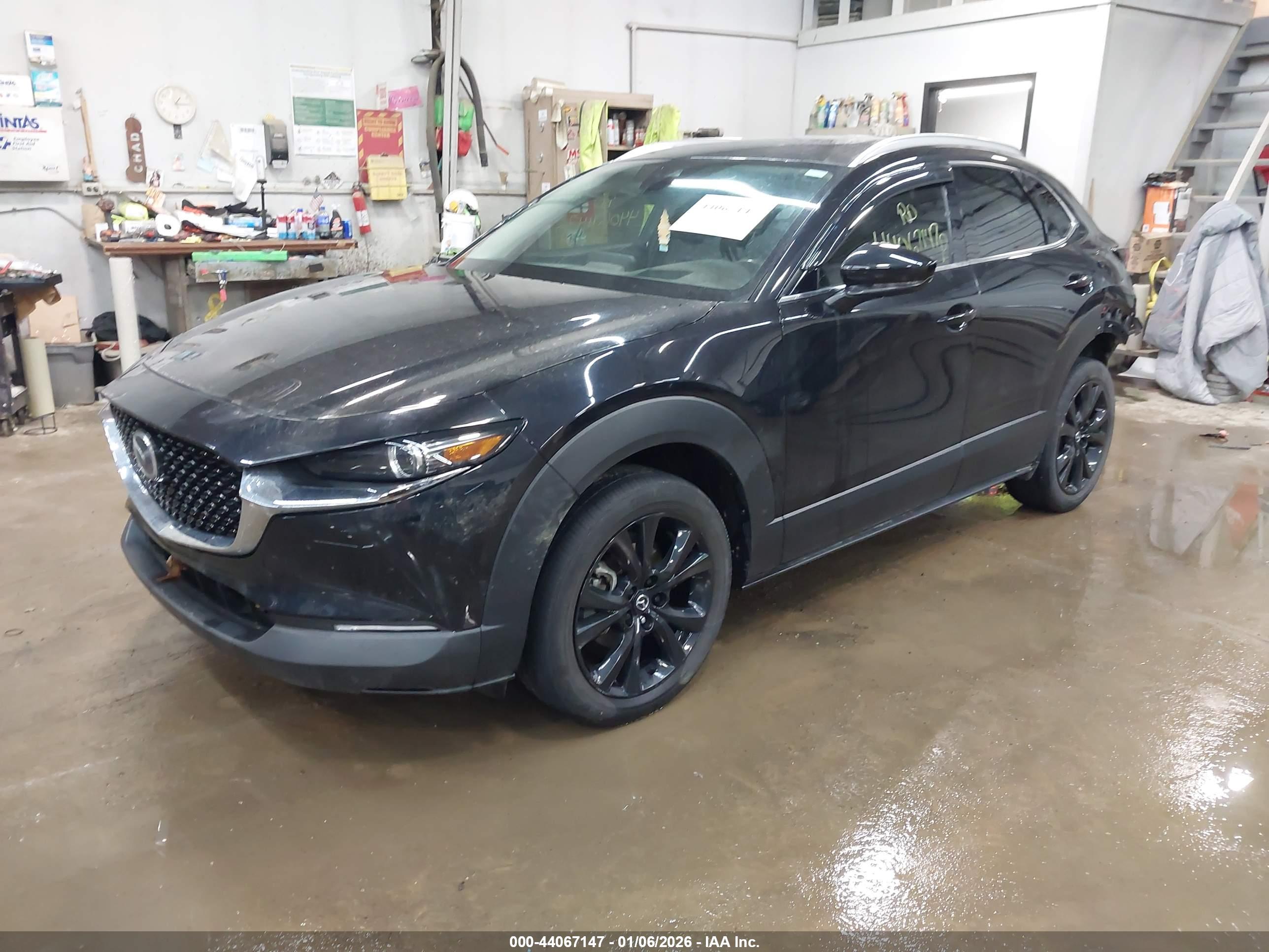 MAZDA CX-30 image 2