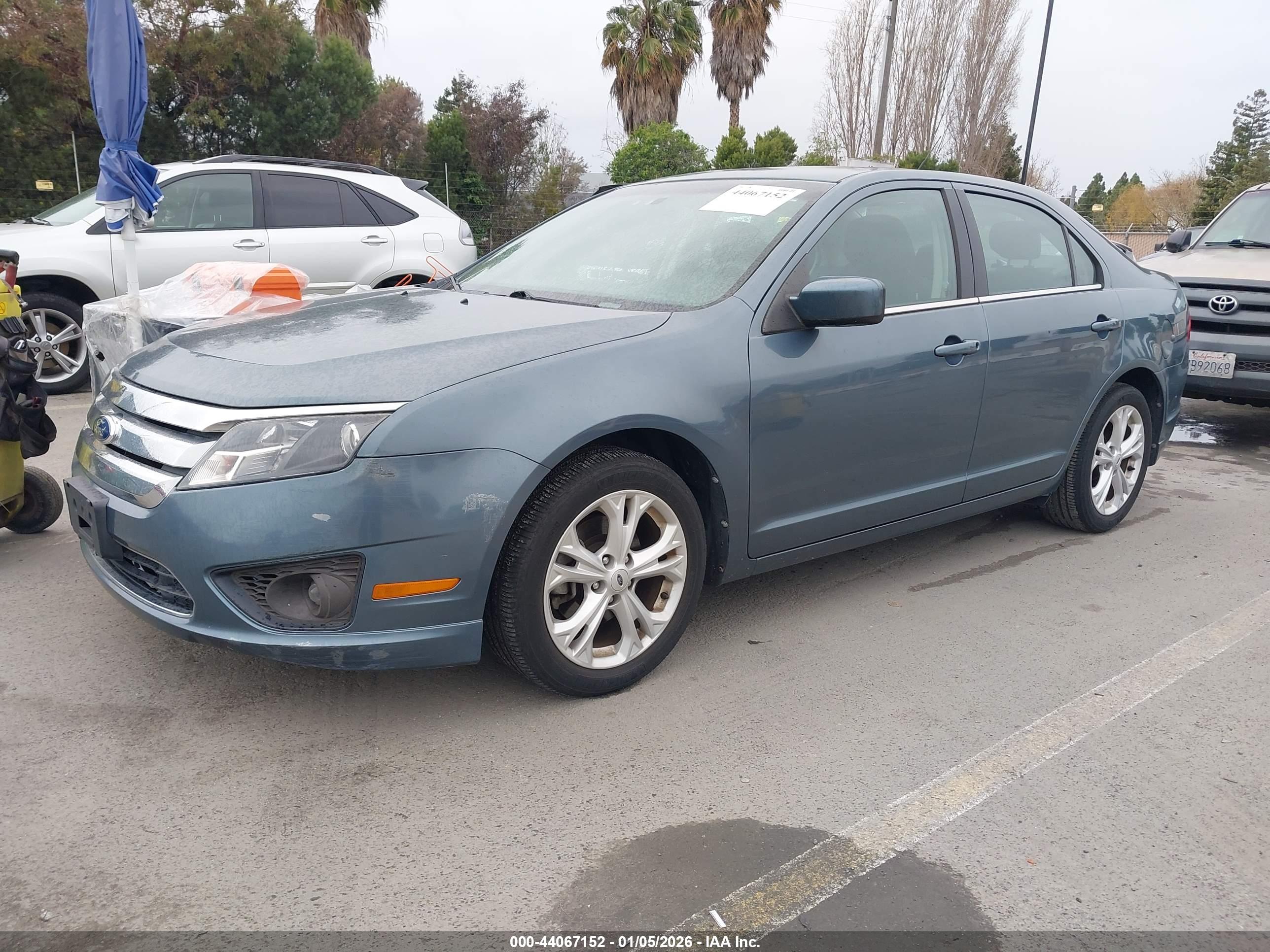 FORD FUSION image 2