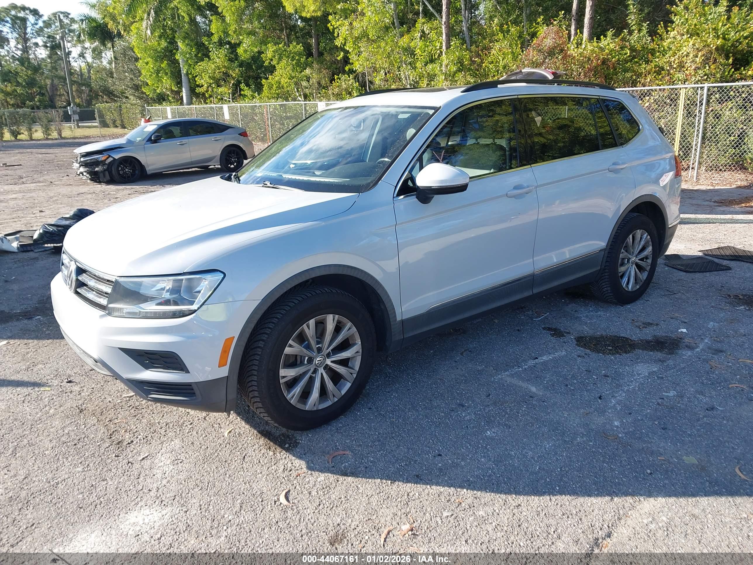 VOLKSWAGEN TIGUAN image 2