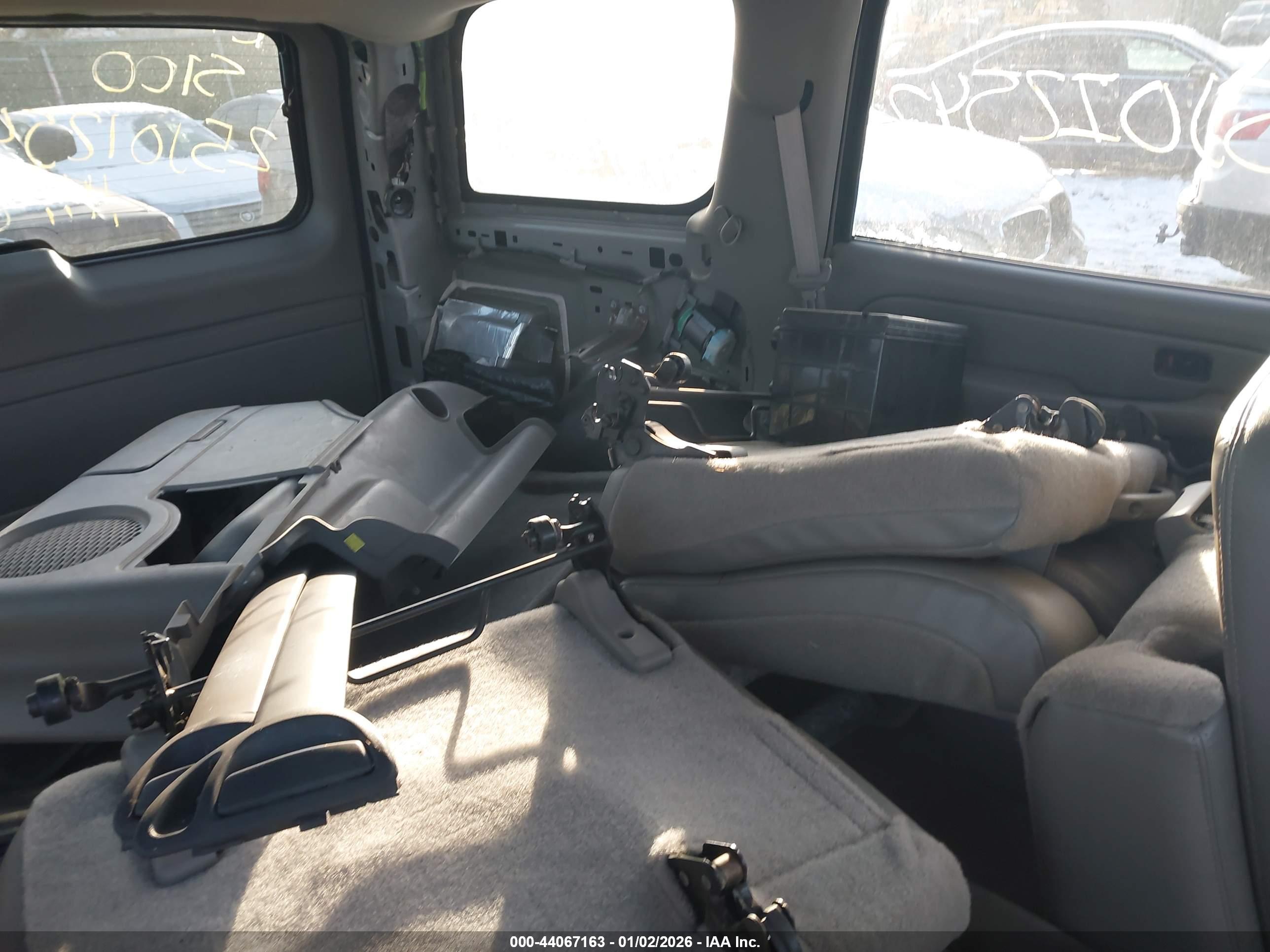 CHEVROLET TAHOE image 8
