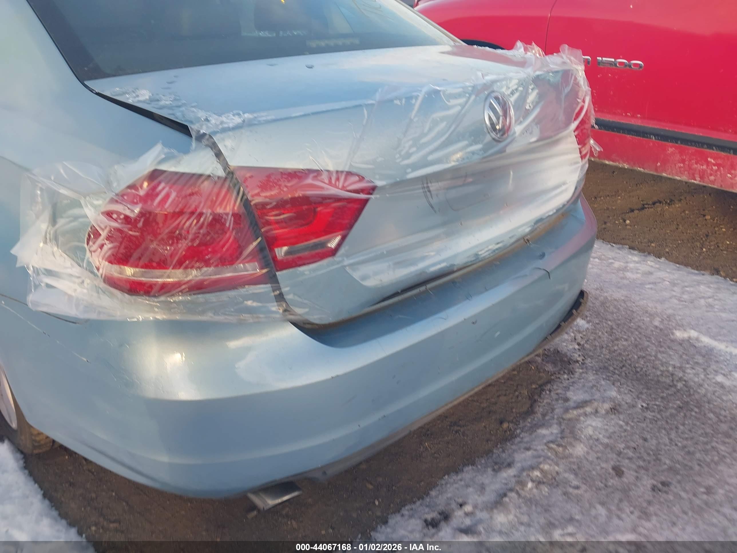 VOLKSWAGEN PASSAT image 6