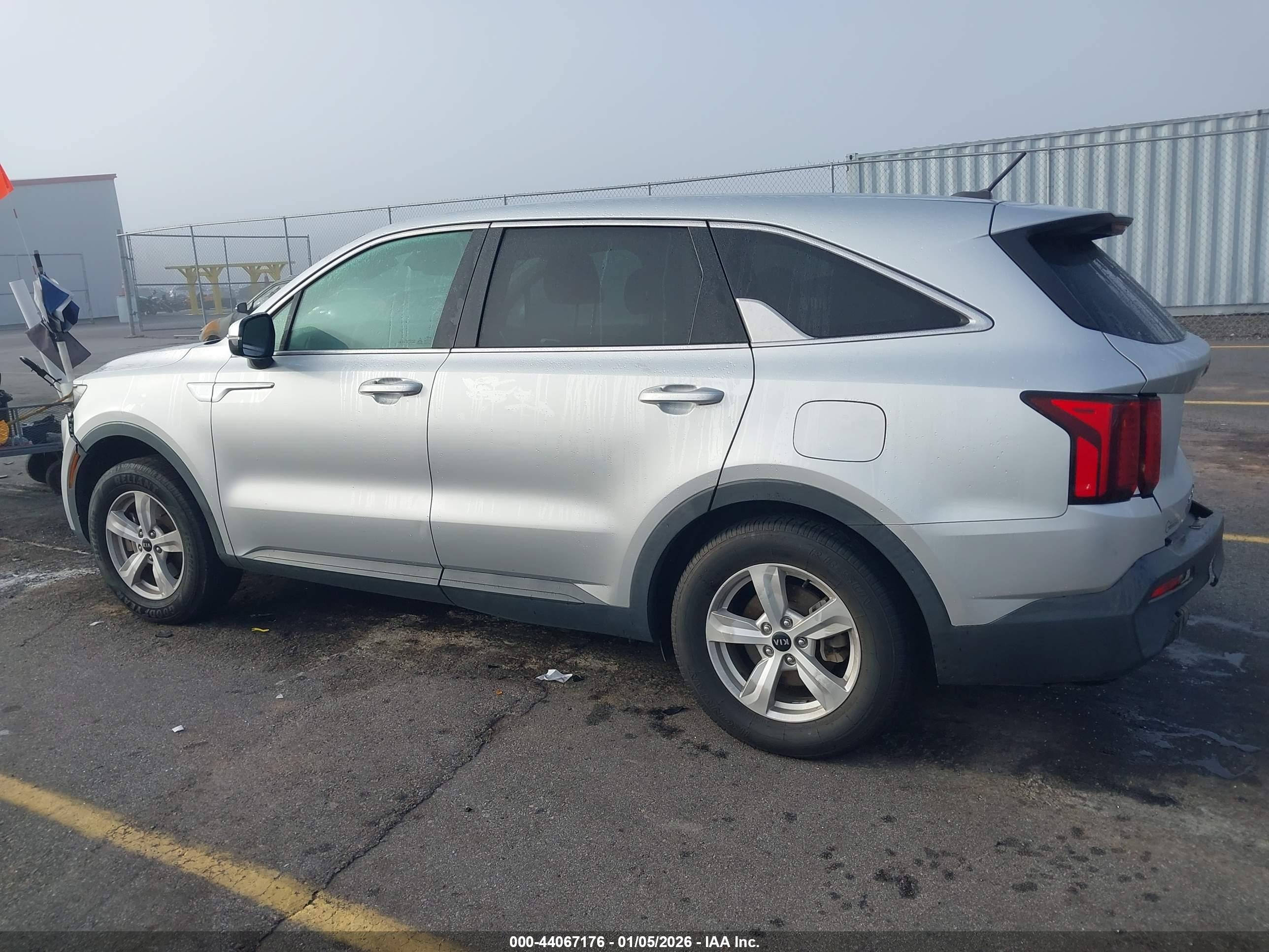 KIA SORENTO image 3