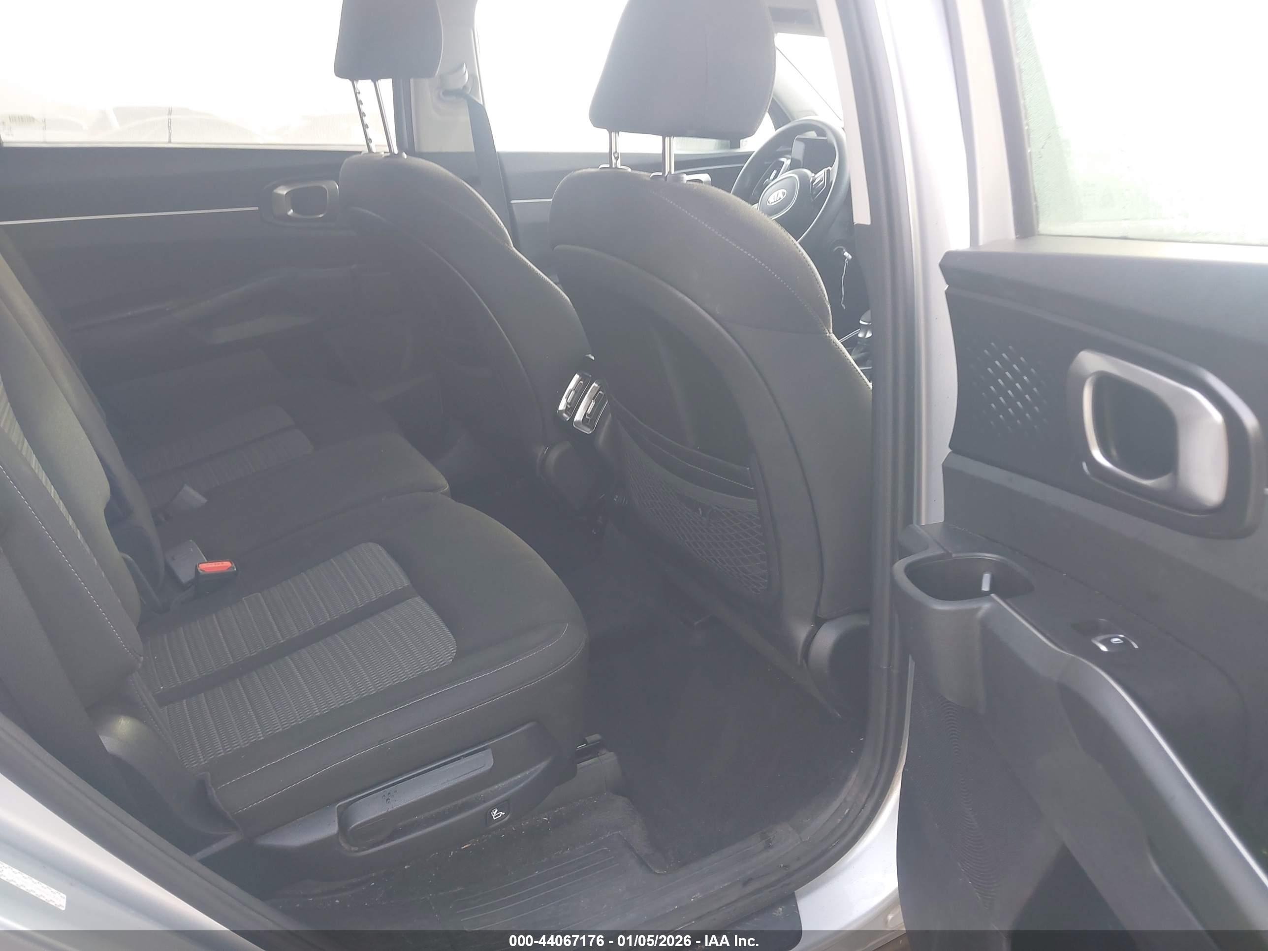 KIA SORENTO image 8