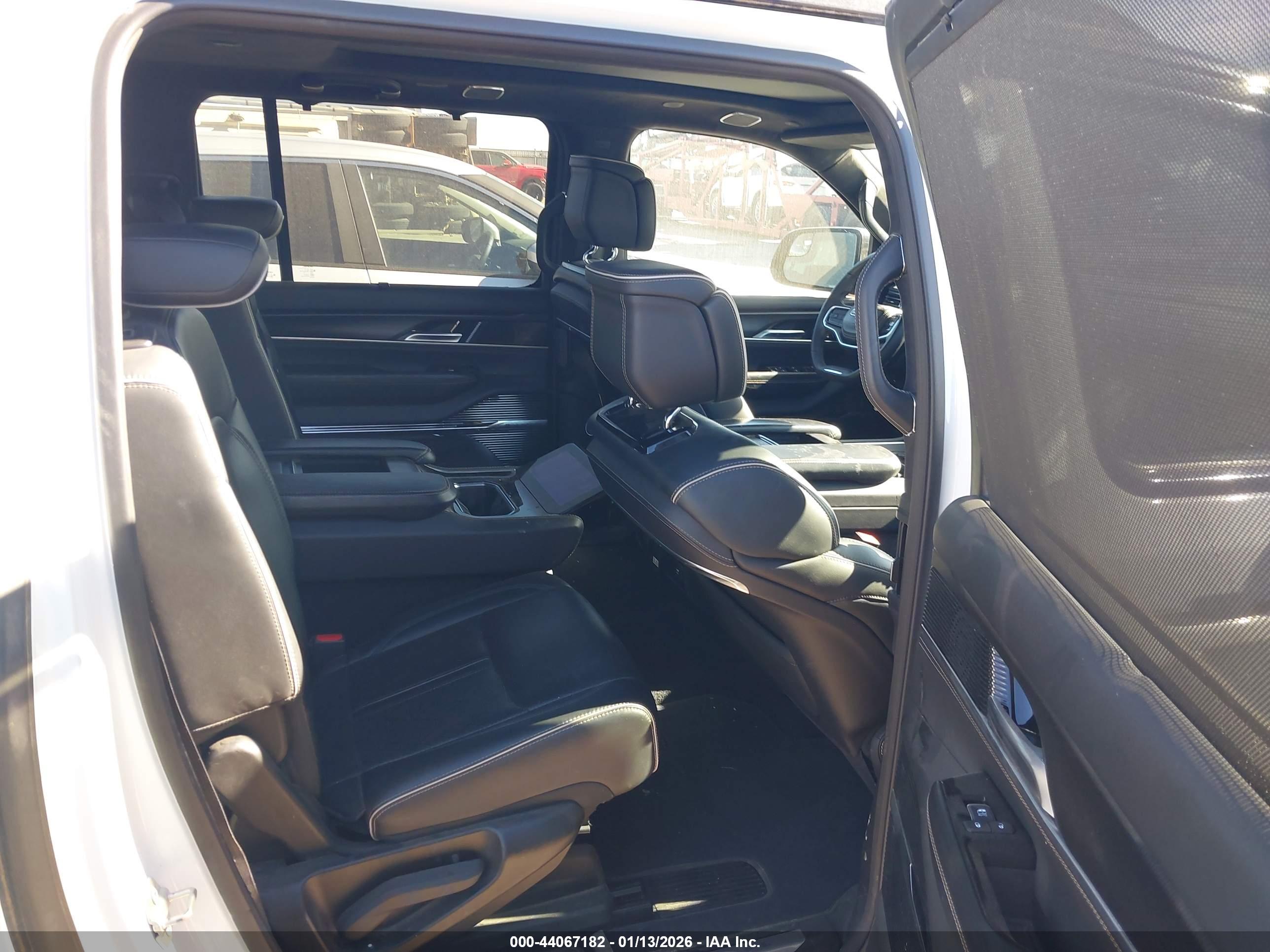 JEEP GRAND image 8