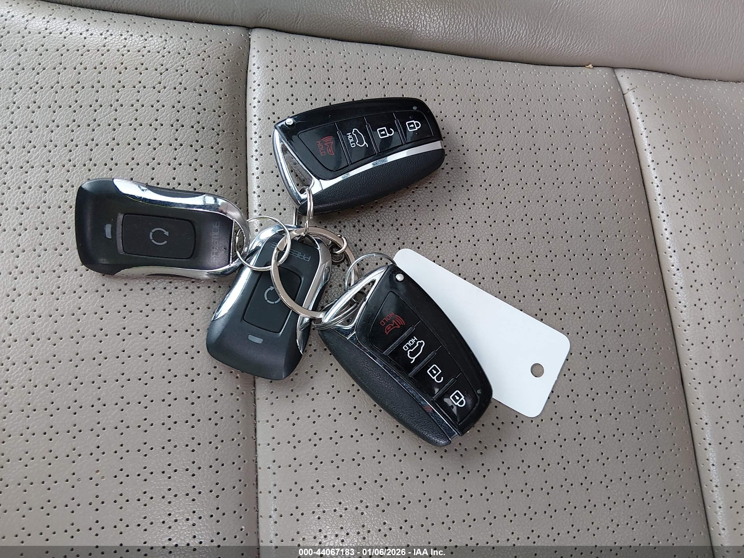 HYUNDAI SANTA image 11