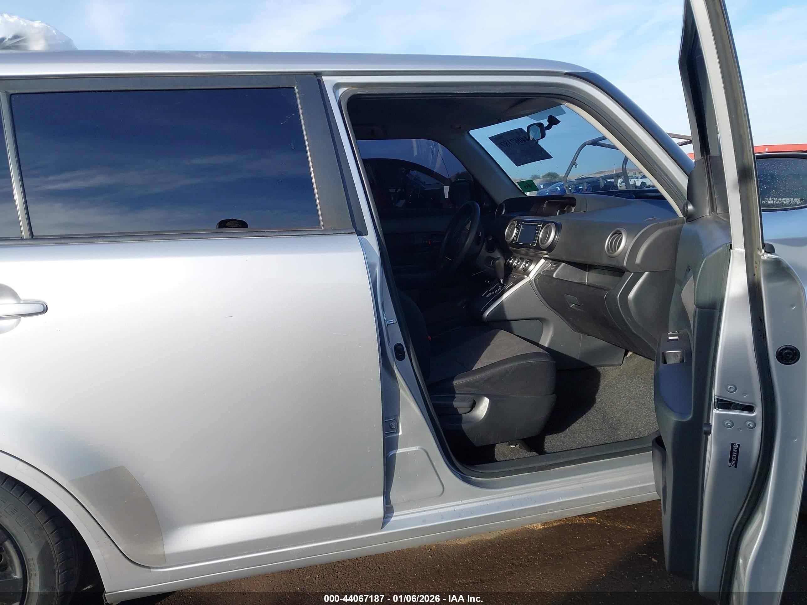 SCION XB image 5
