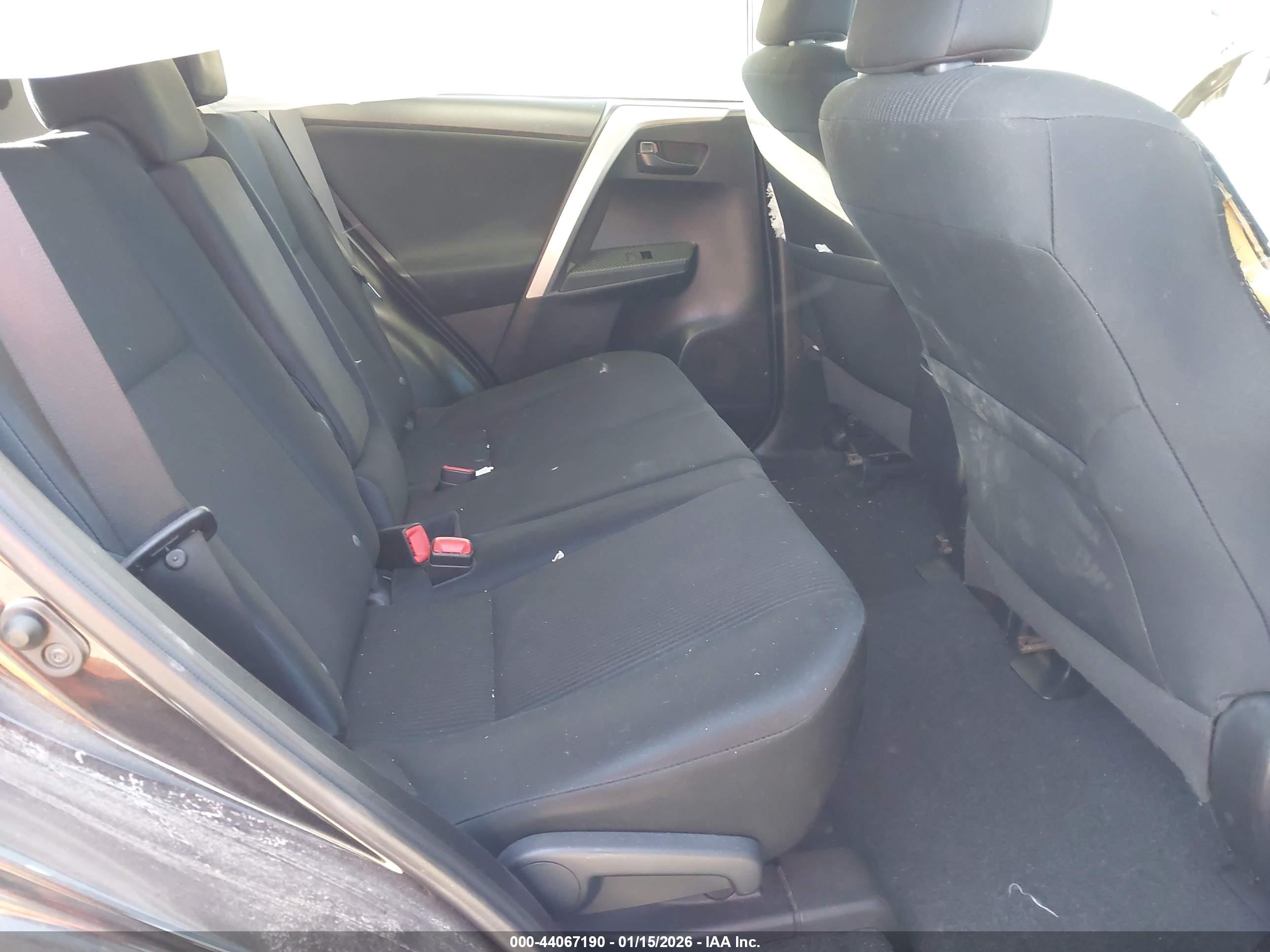 TOYOTA RAV4 image 8