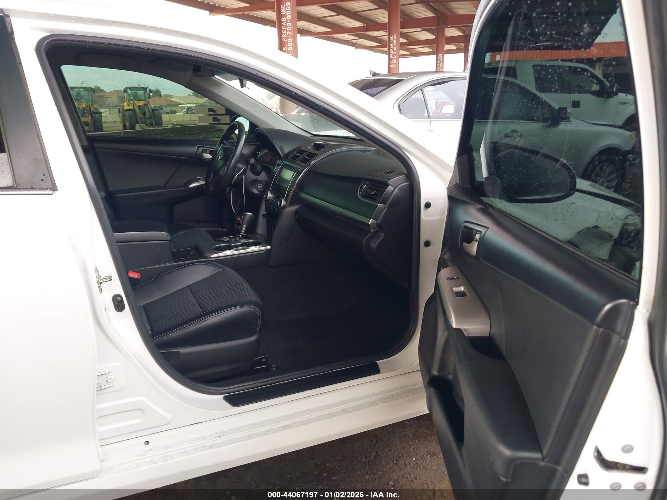 TOYOTA CAMRY image 5