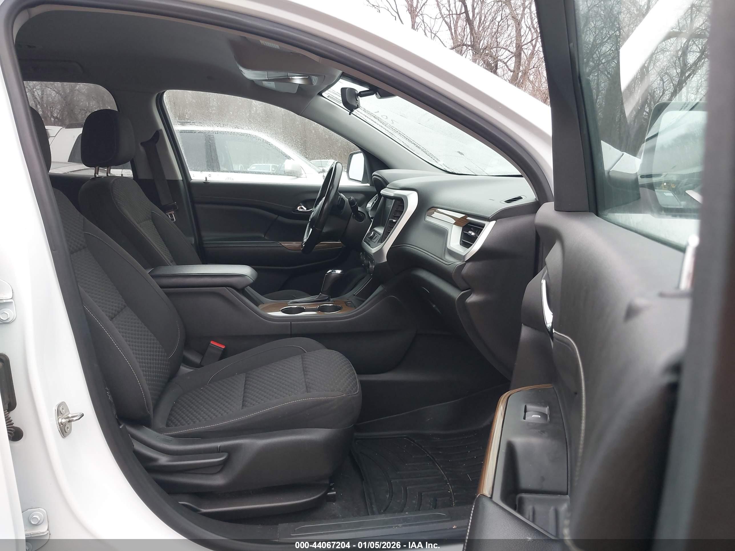 GMC ACADIA image 5