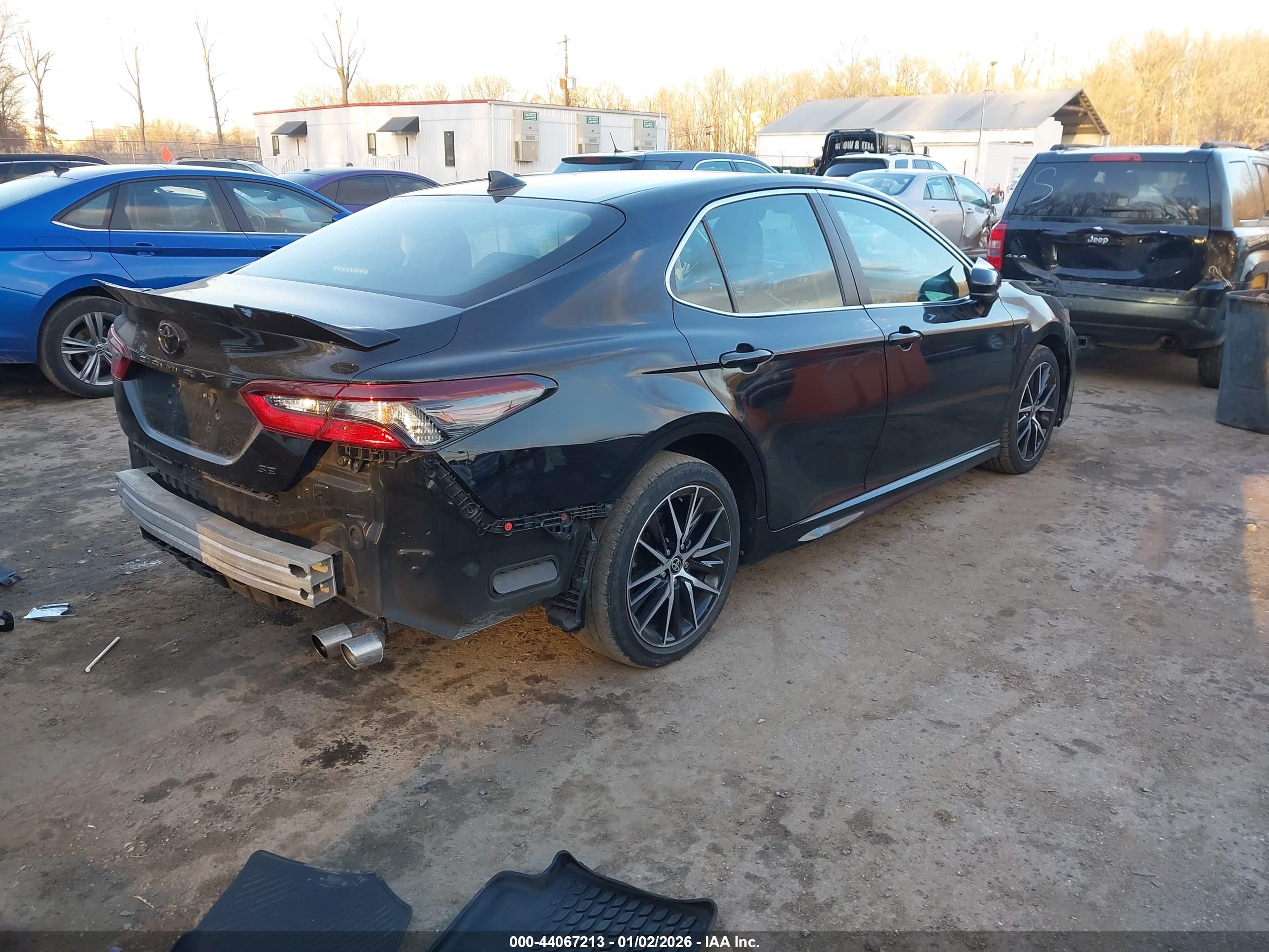 TOYOTA CAMRY image 4