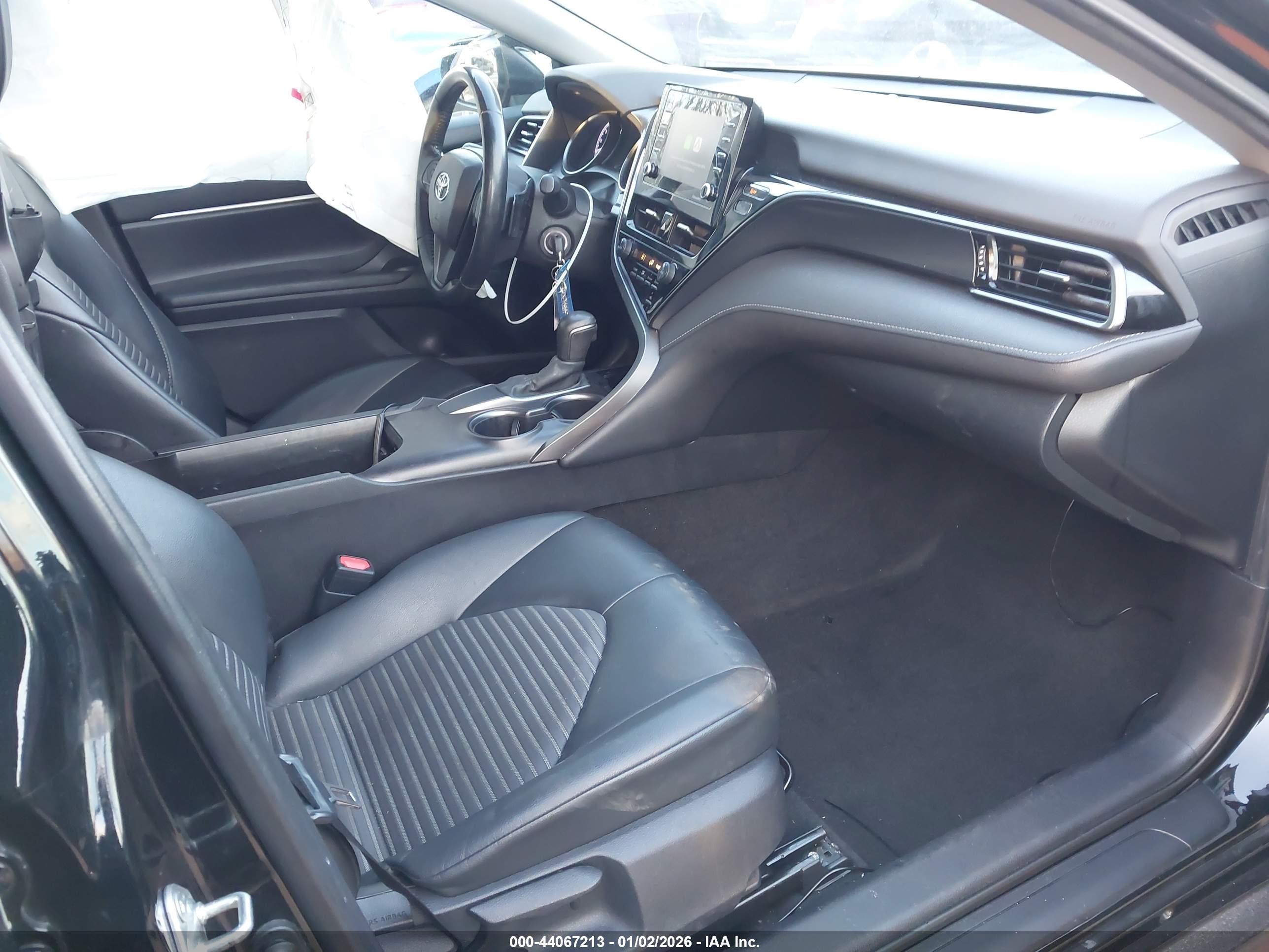 TOYOTA CAMRY image 5