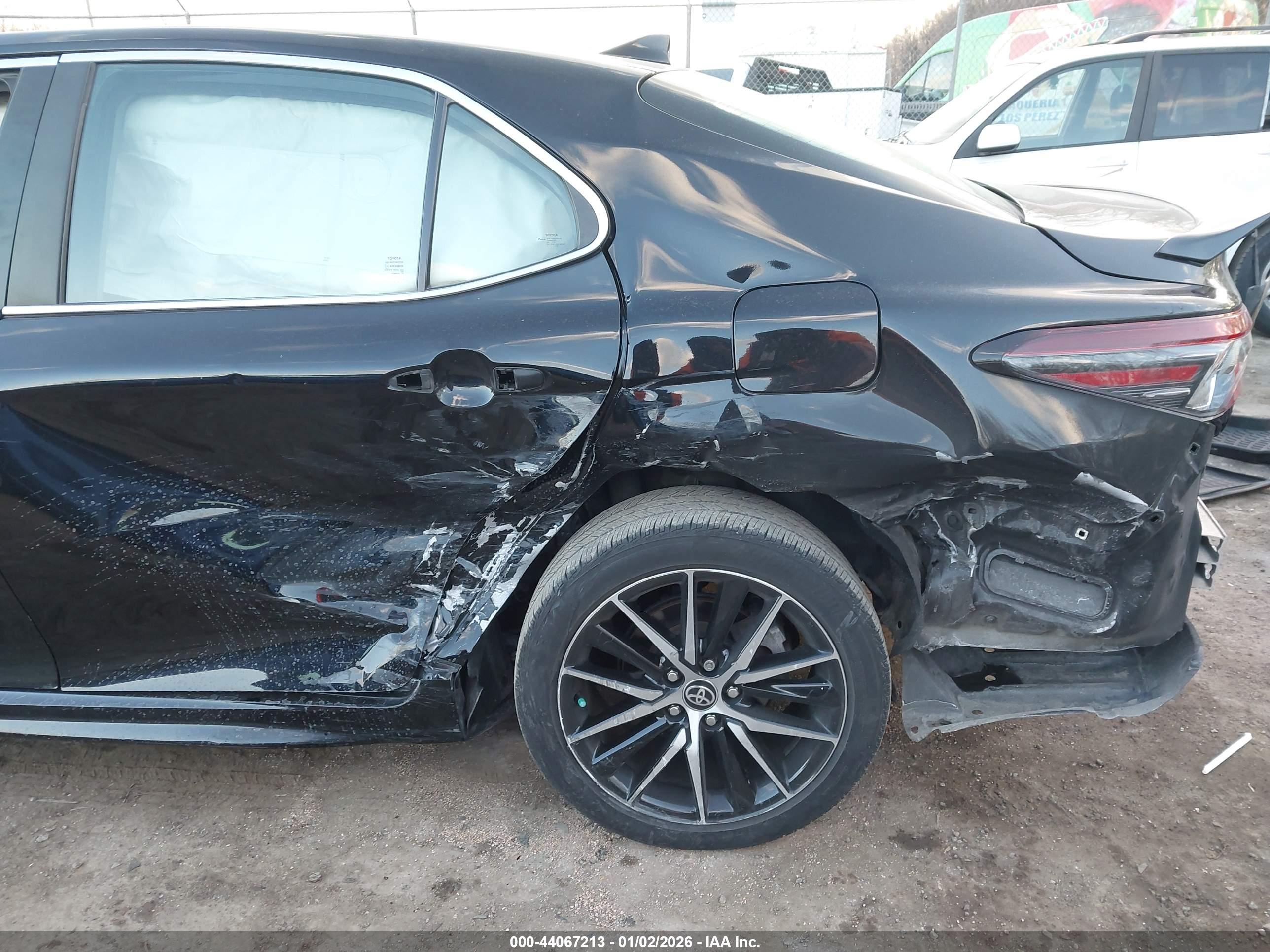 TOYOTA CAMRY image 6
