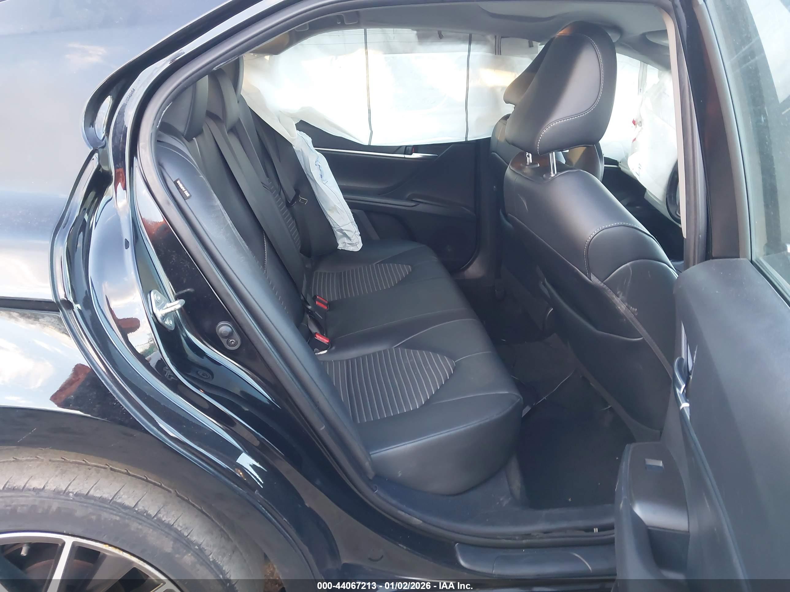 TOYOTA CAMRY image 8