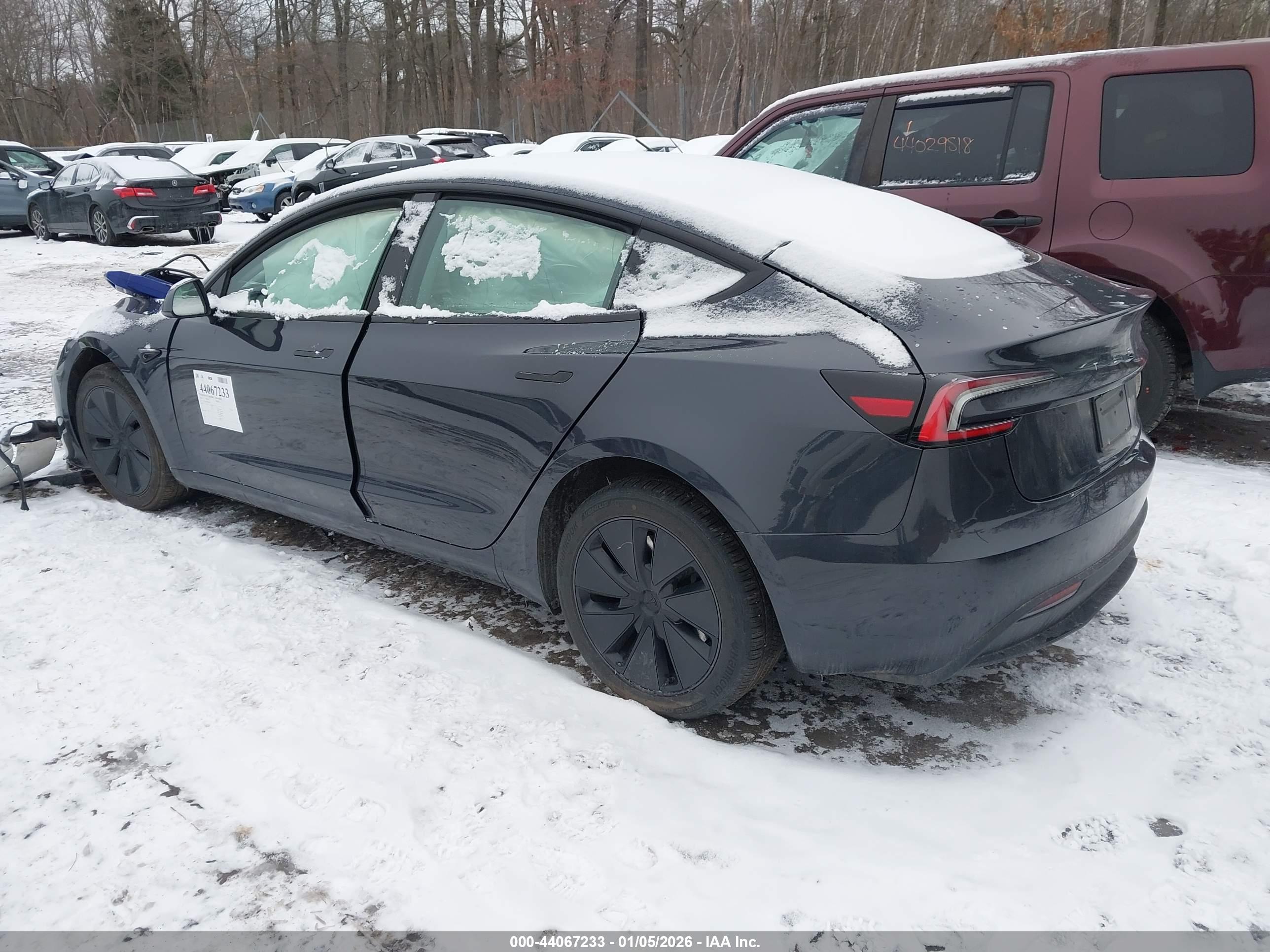 TESLA MODEL image 3