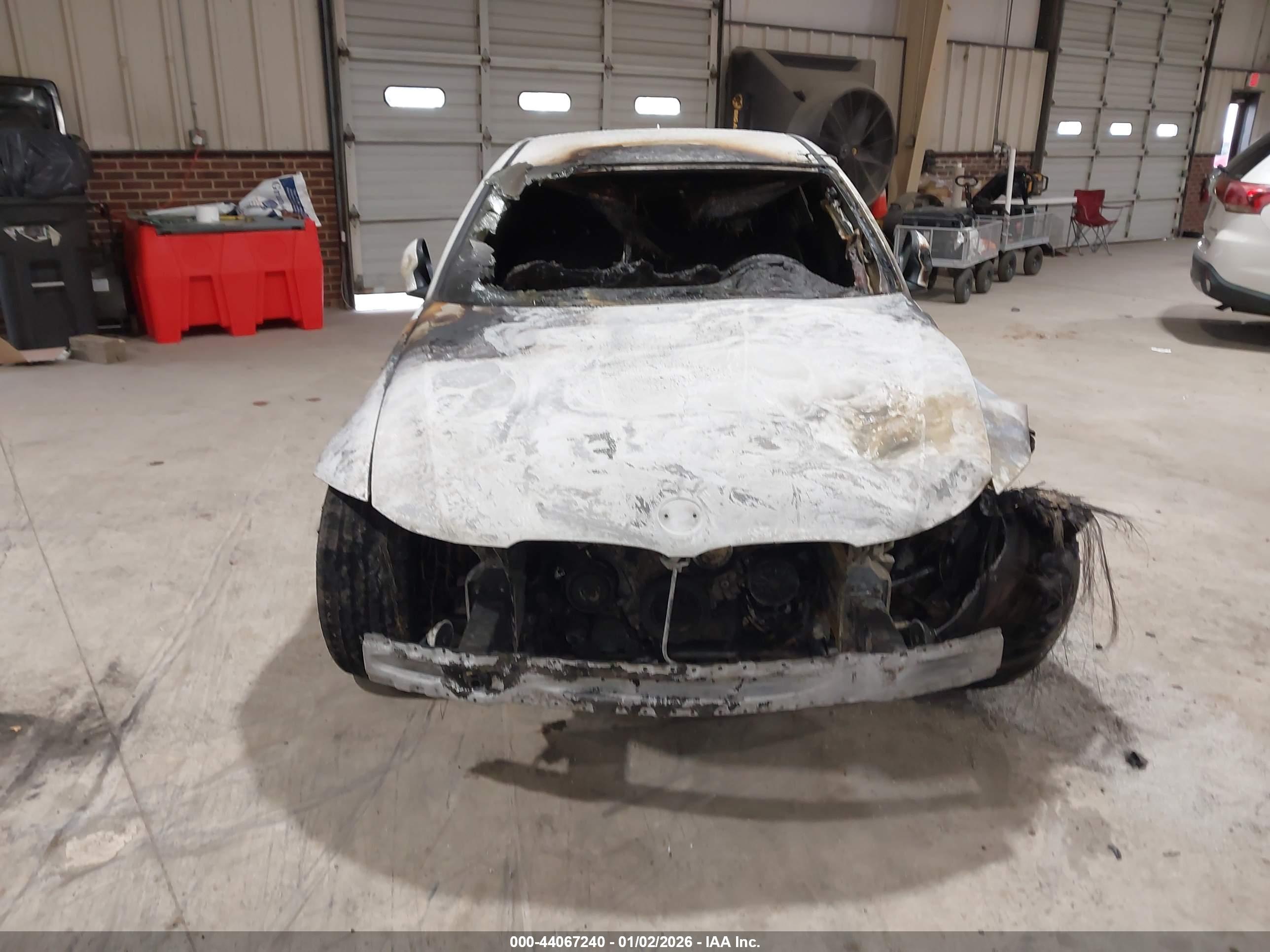 BMW 328I image 6