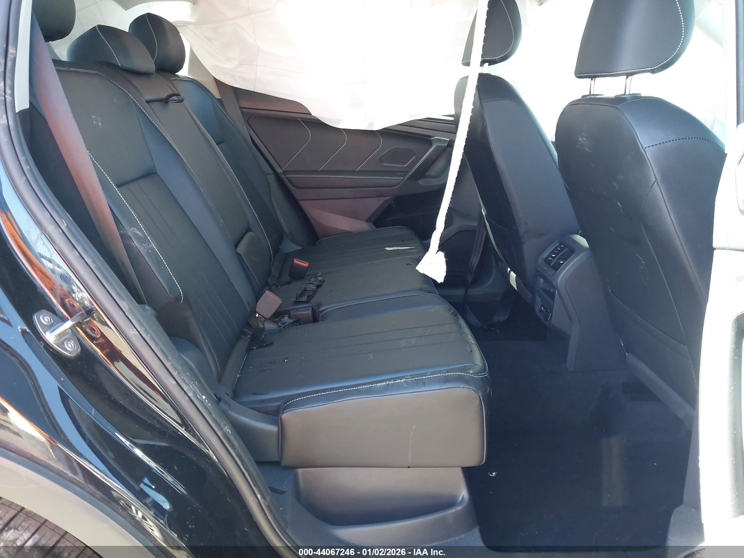 VOLKSWAGEN TIGUAN image 8