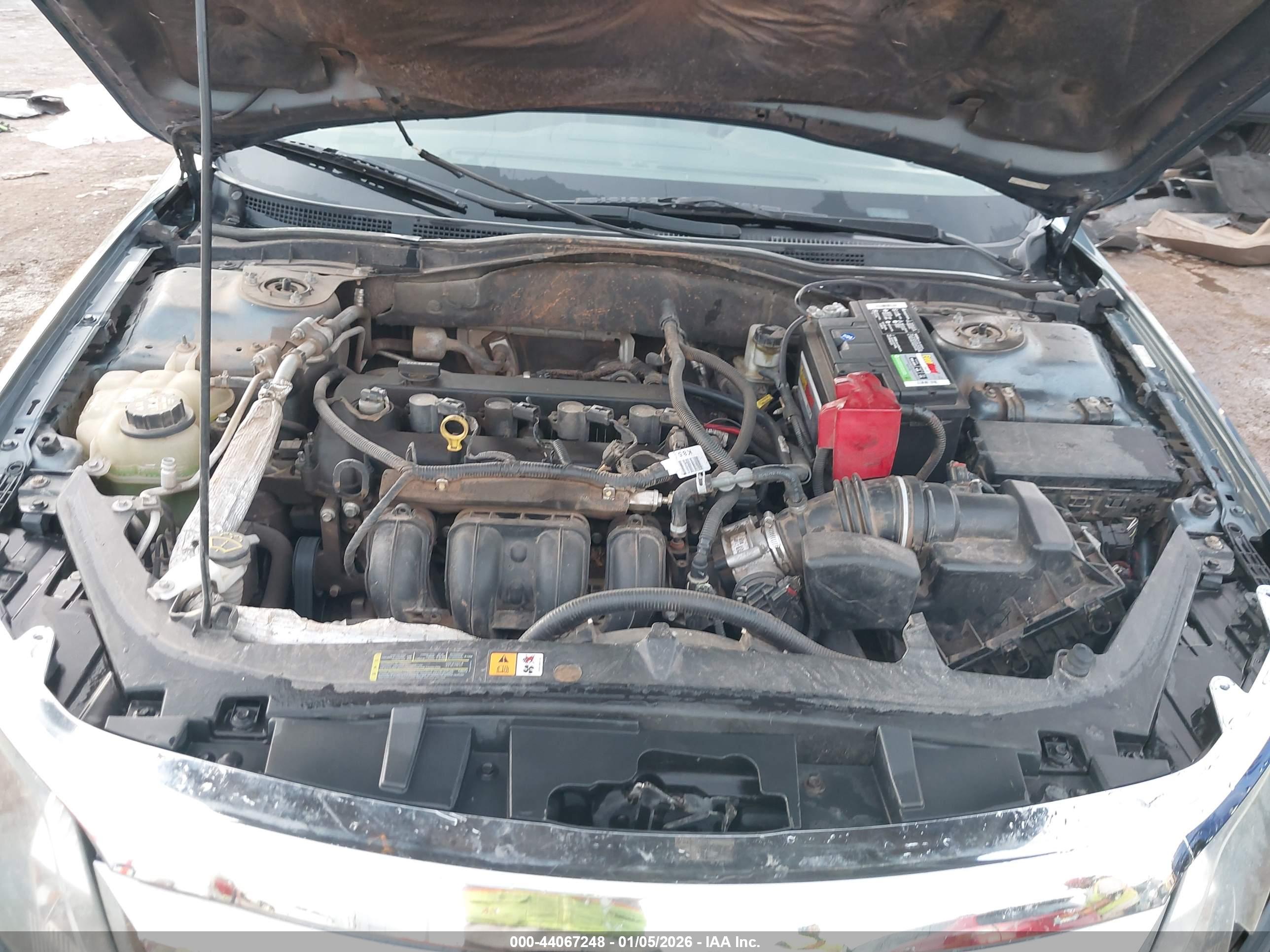 FORD FUSION image 10