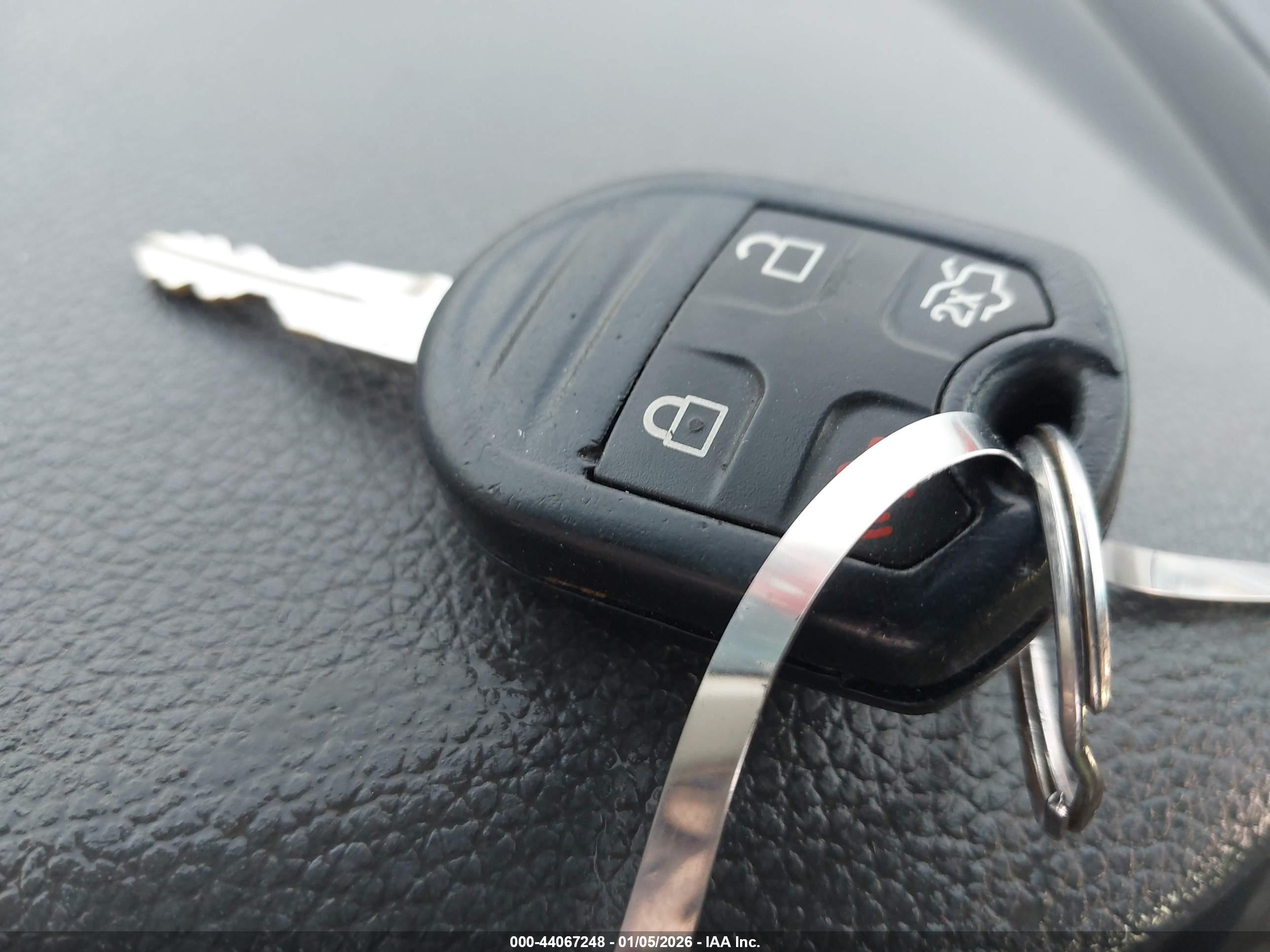 FORD FUSION image 11