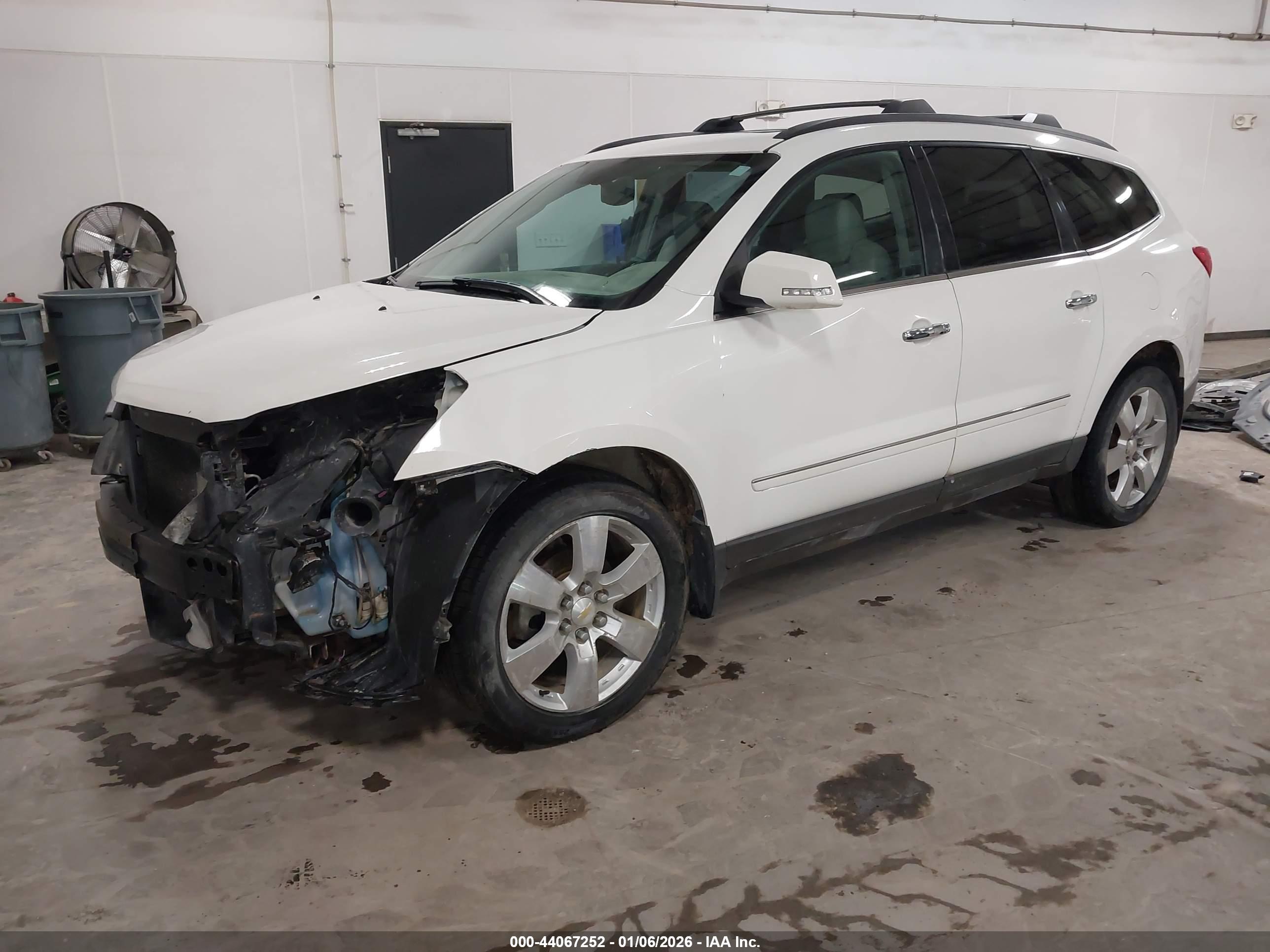 CHEVROLET TRAVERSE image 2