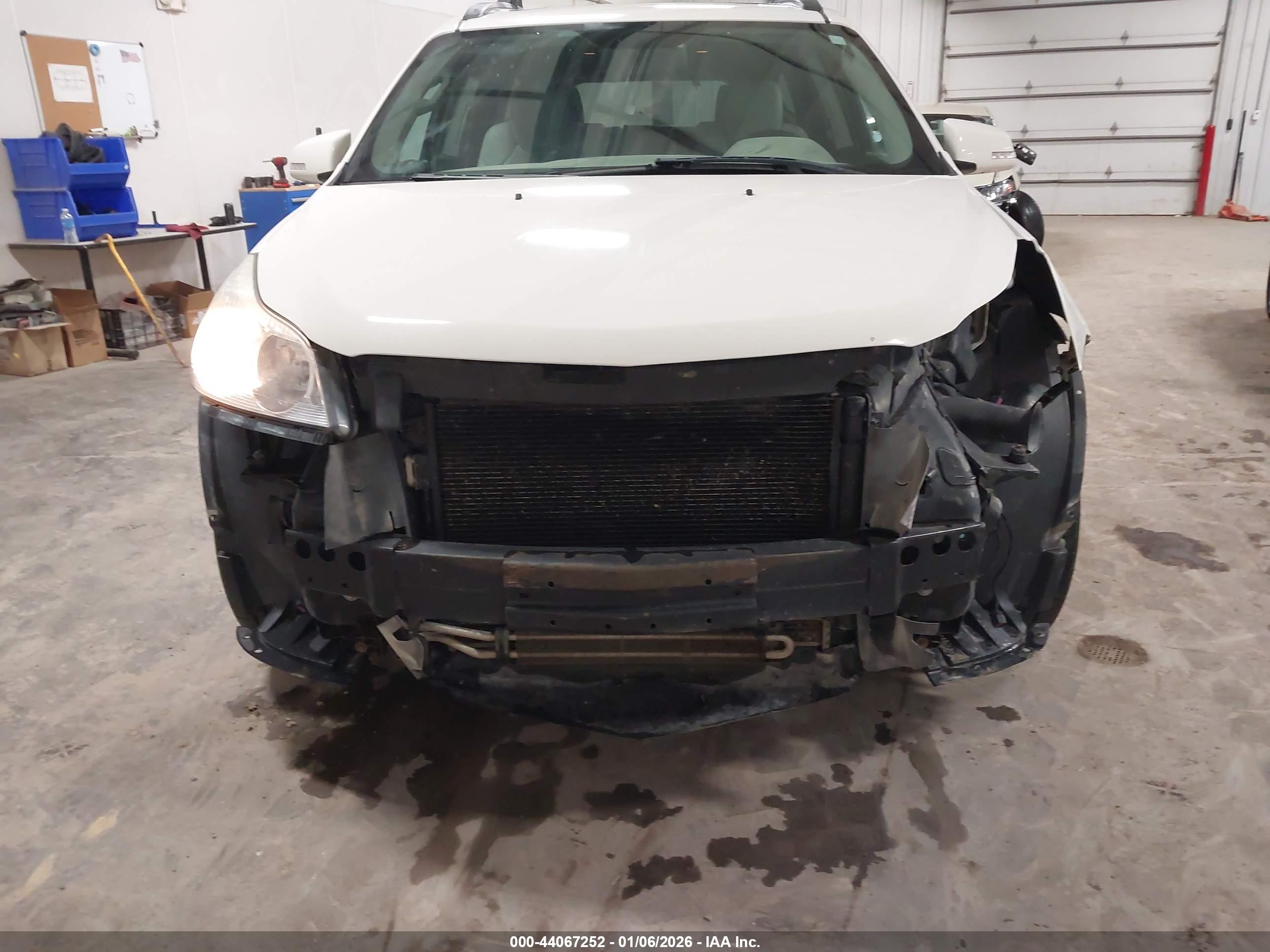 CHEVROLET TRAVERSE image 6