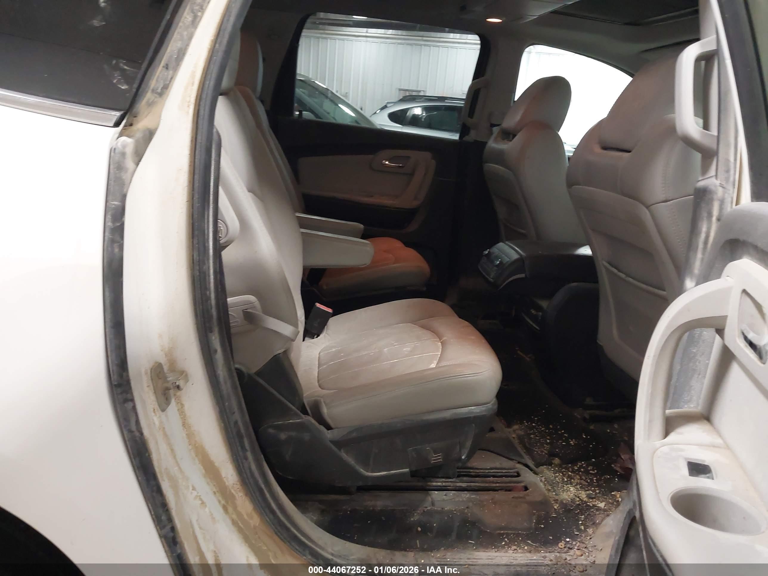 CHEVROLET TRAVERSE image 8