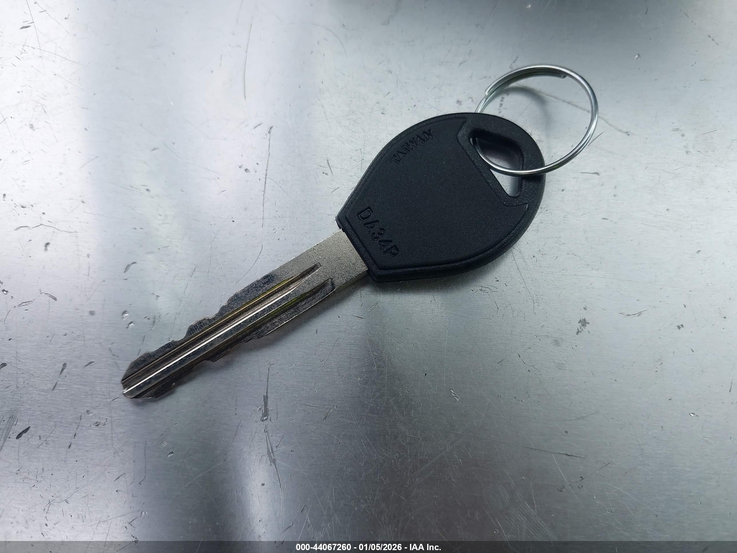 NISSAN VERSA image 11