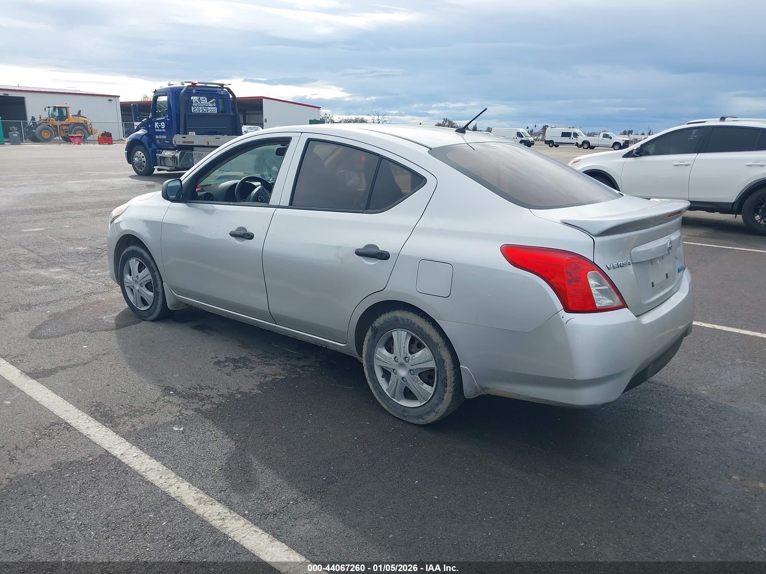 NISSAN VERSA image 3