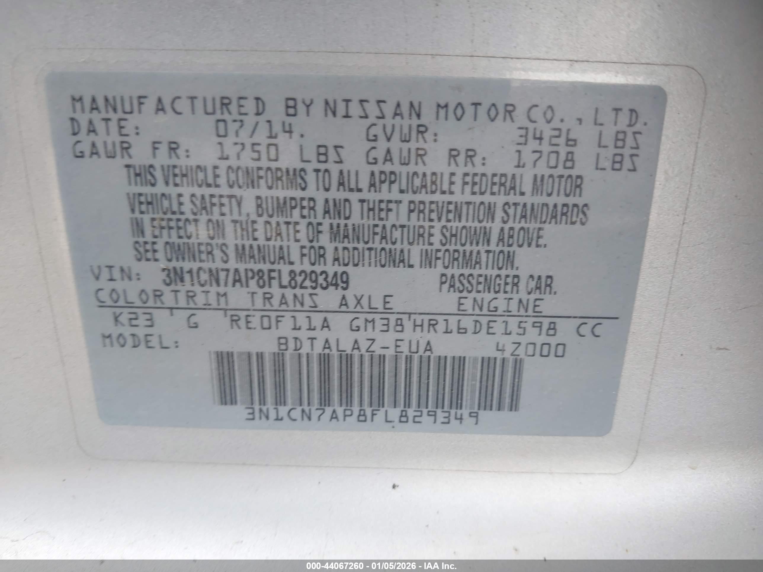 NISSAN VERSA image 9