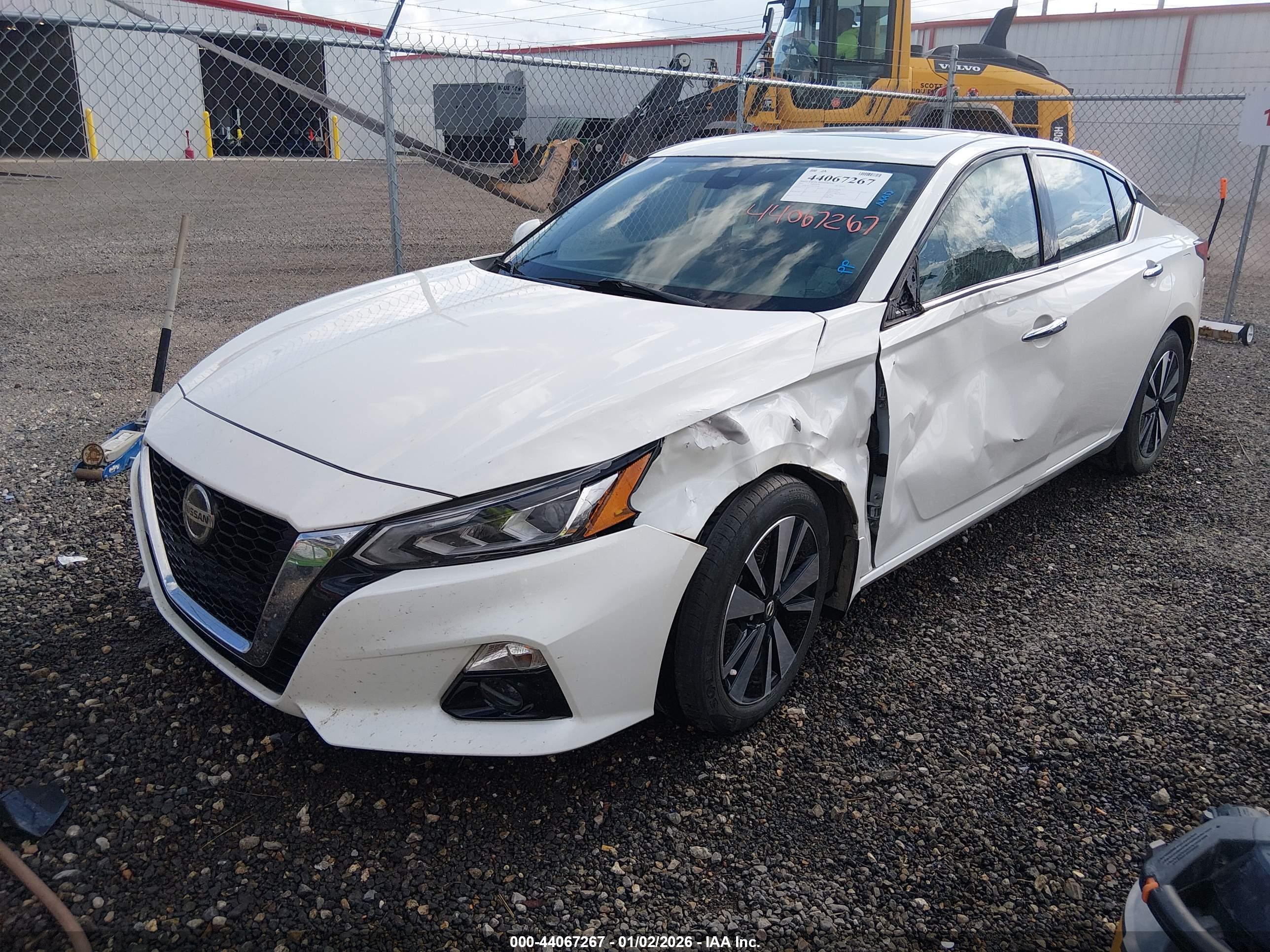 NISSAN ALTIMA image 2