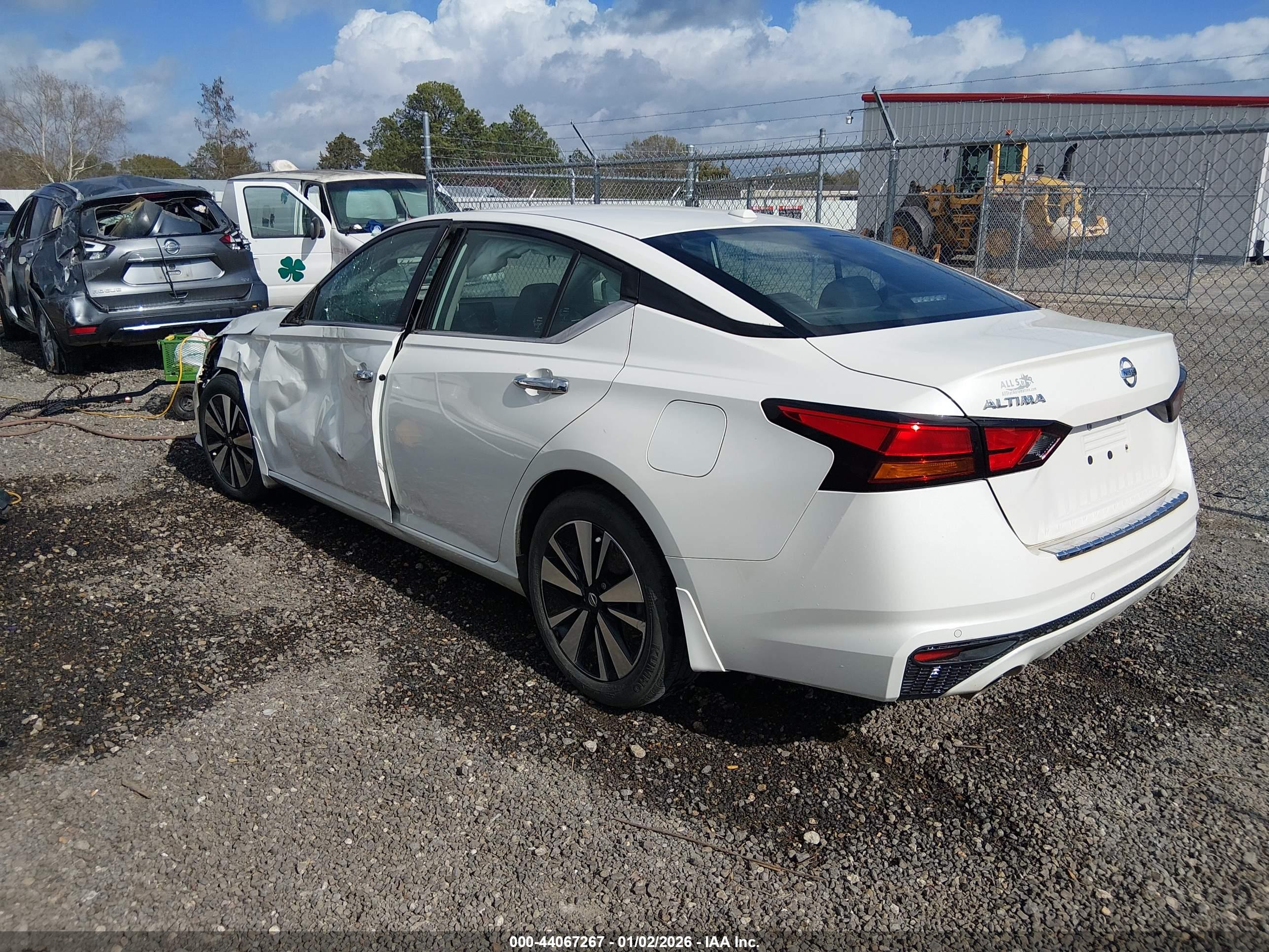 NISSAN ALTIMA image 3