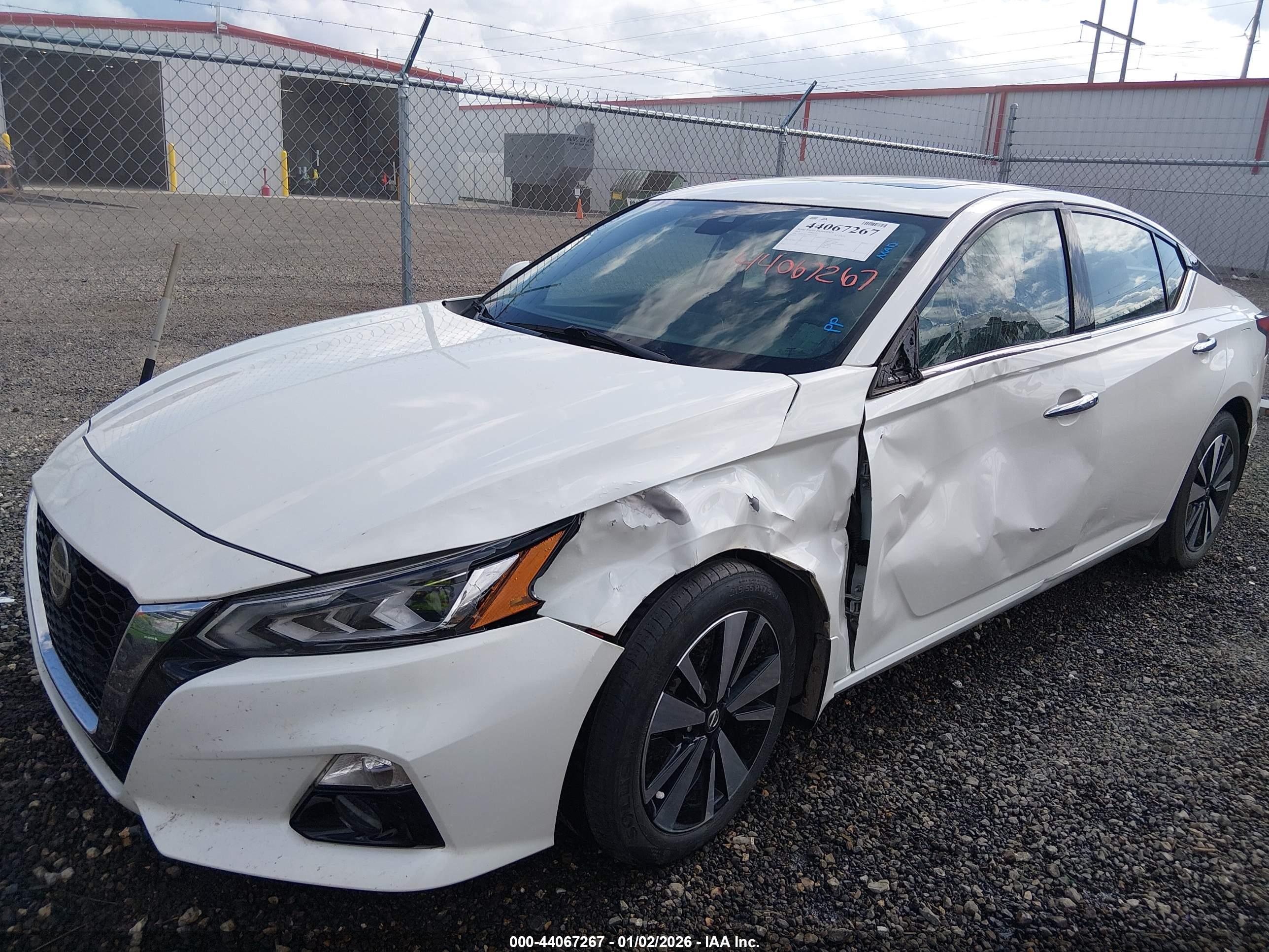 NISSAN ALTIMA image 6