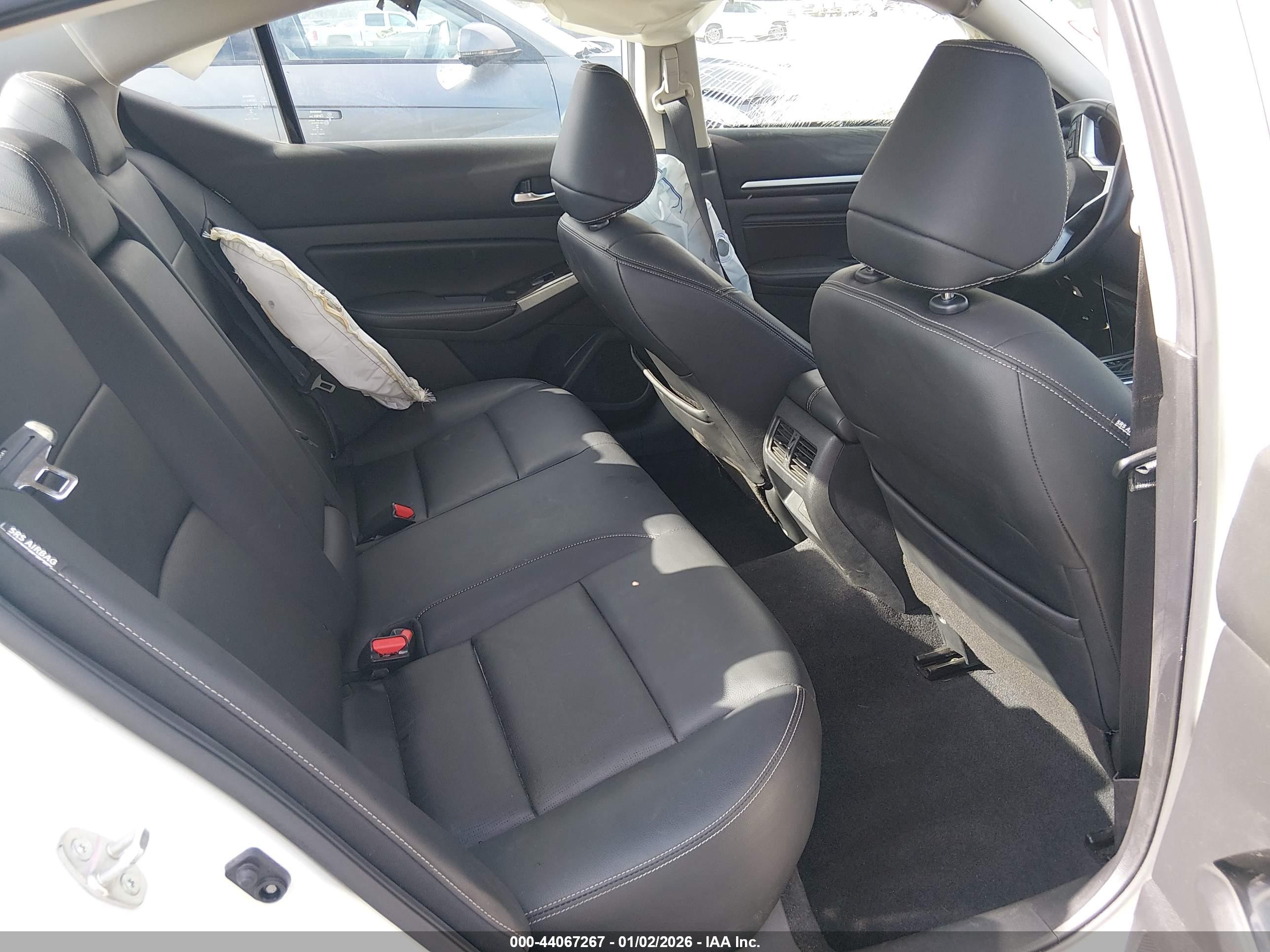 NISSAN ALTIMA image 8
