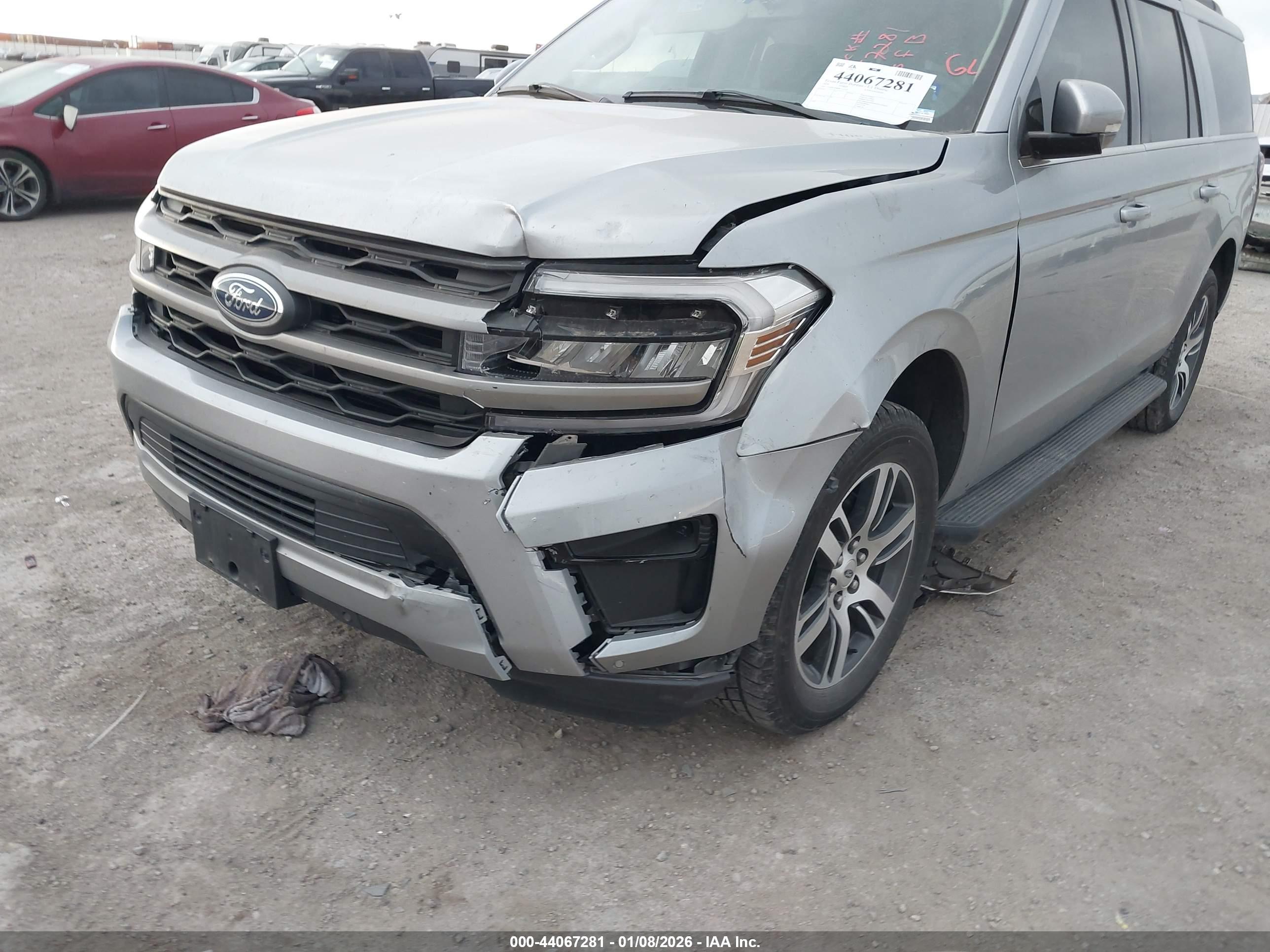 FORD EXPEDITION image 6