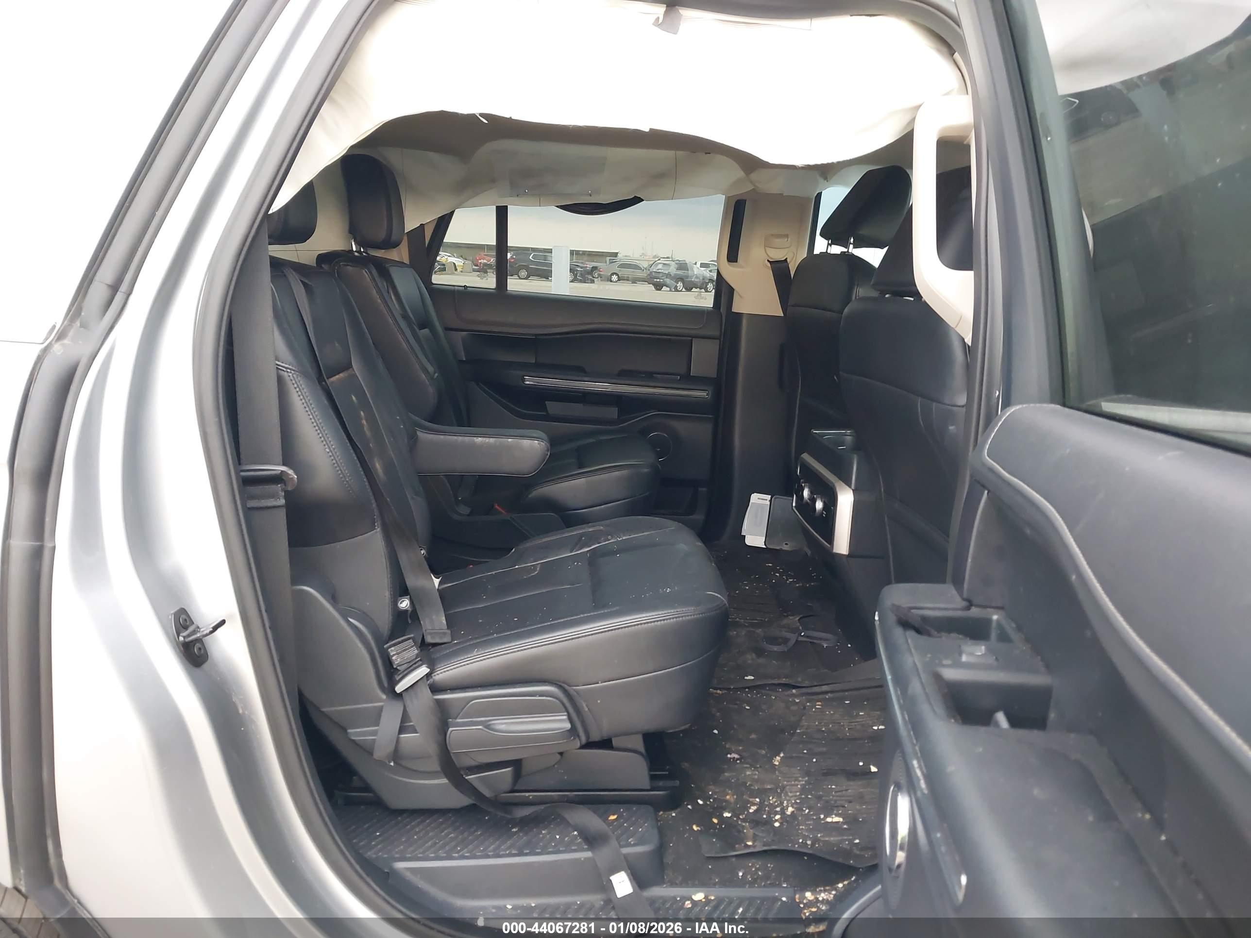 FORD EXPEDITION image 8