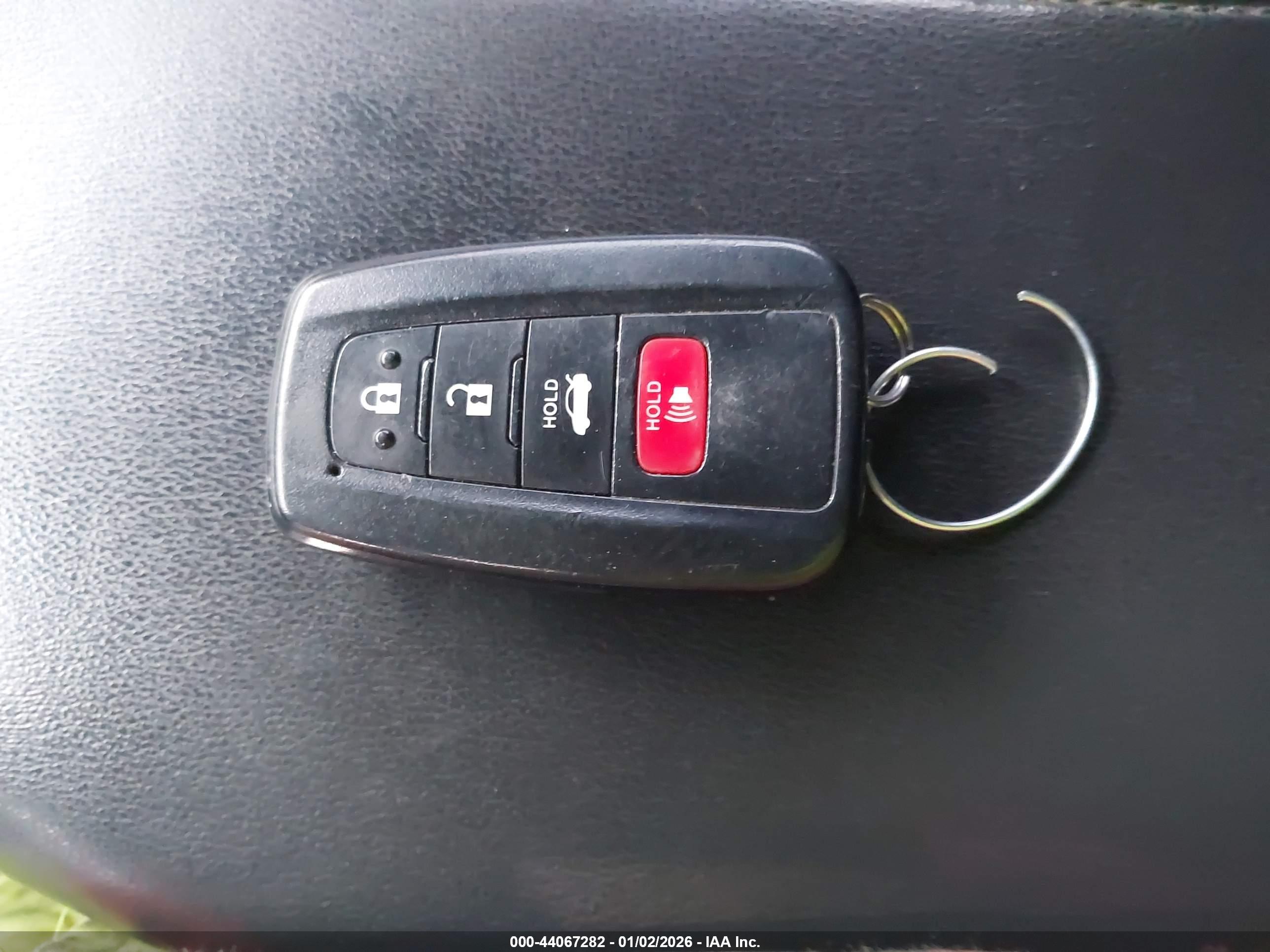 TOYOTA AVALON image 11