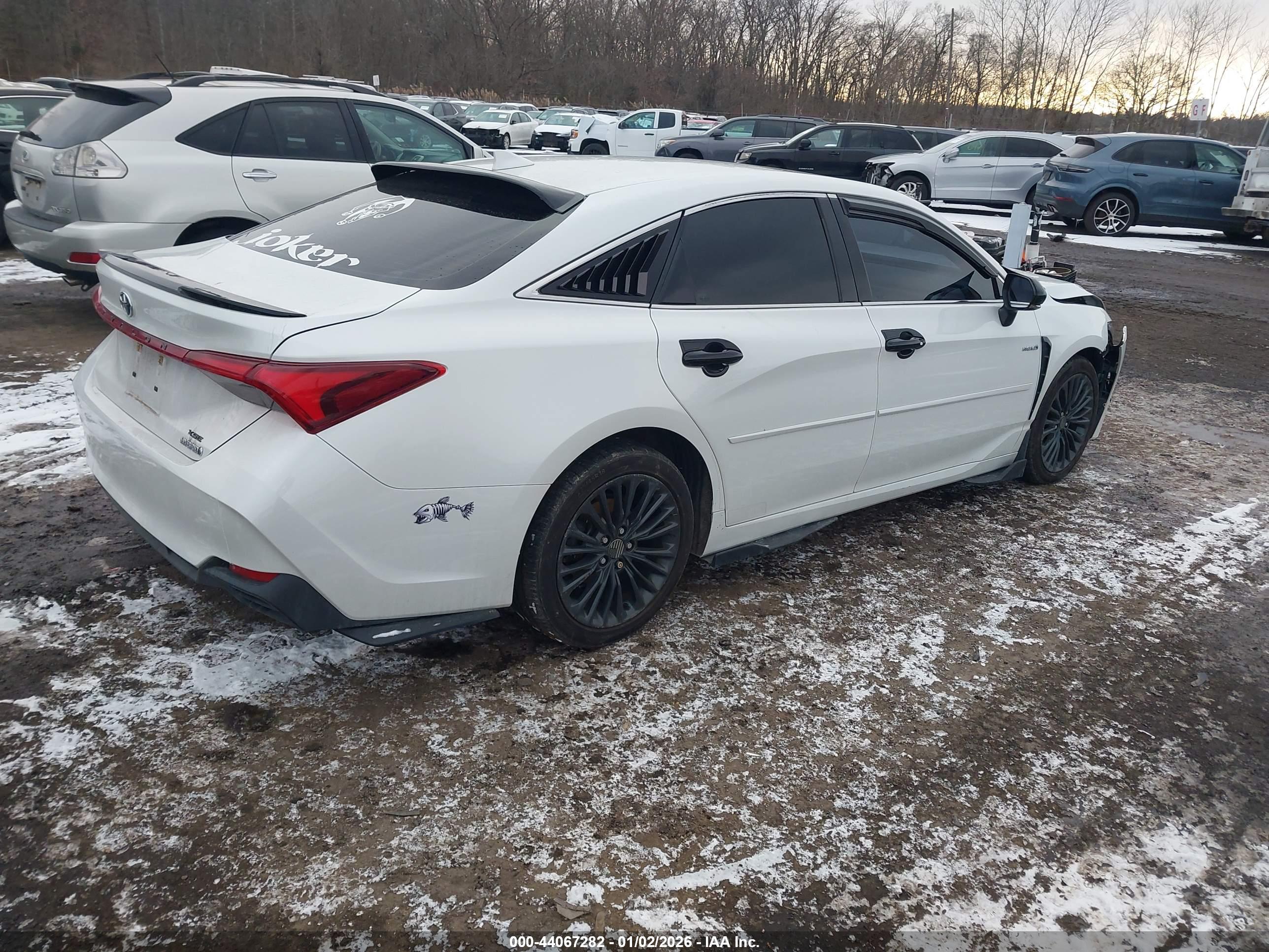 TOYOTA AVALON image 4
