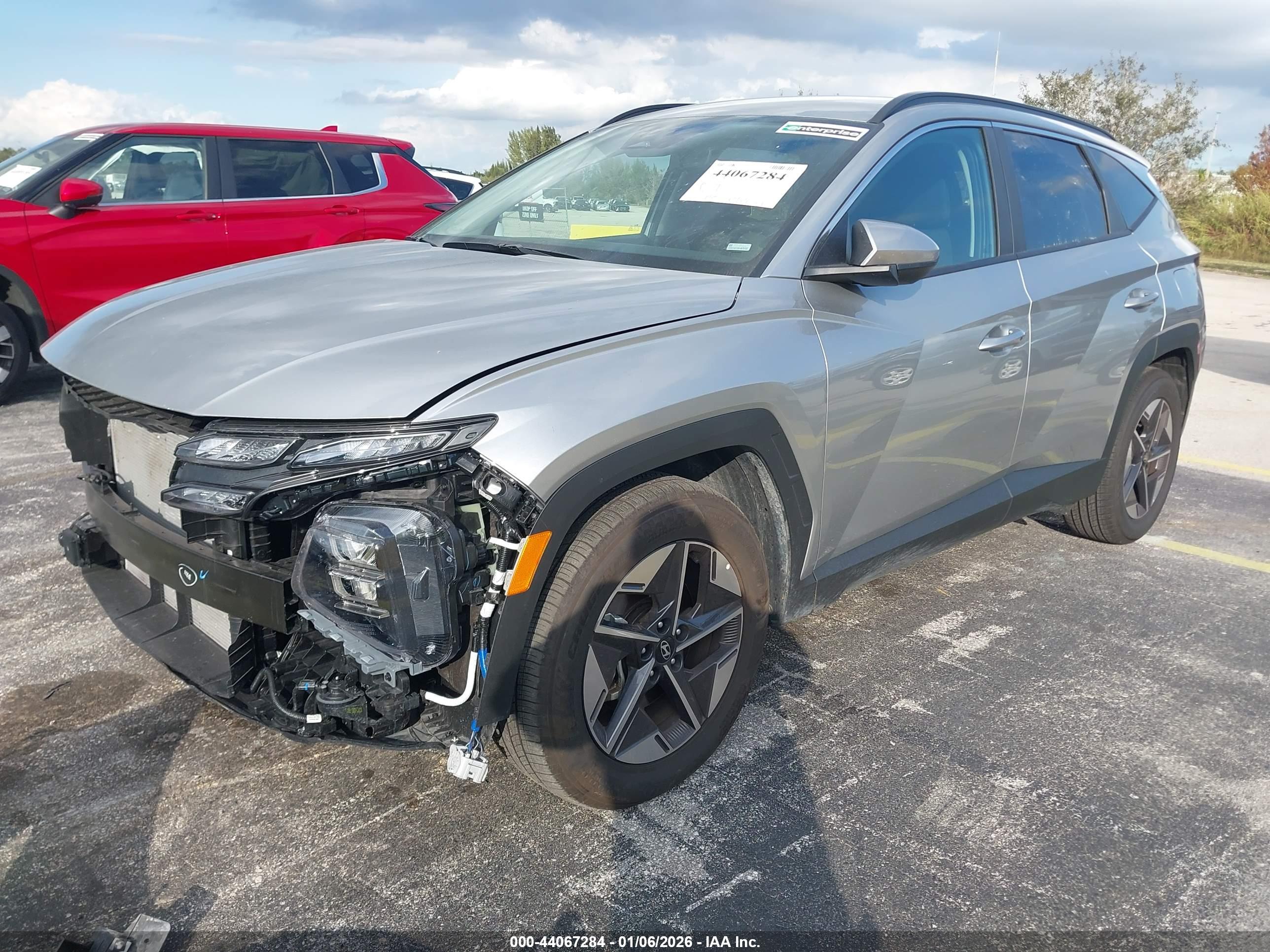 HYUNDAI TUCSON image 2