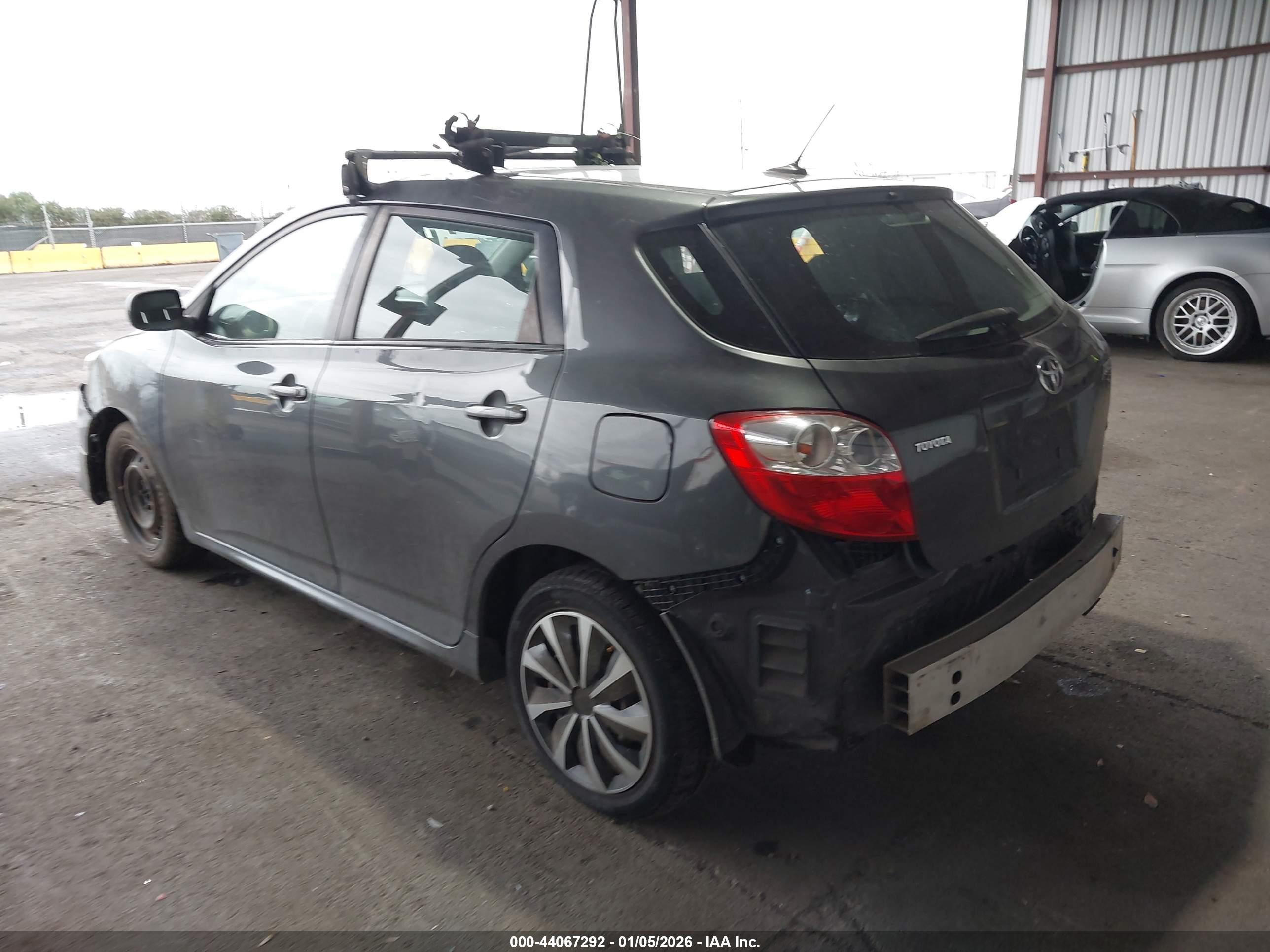 TOYOTA MATRIX image 3