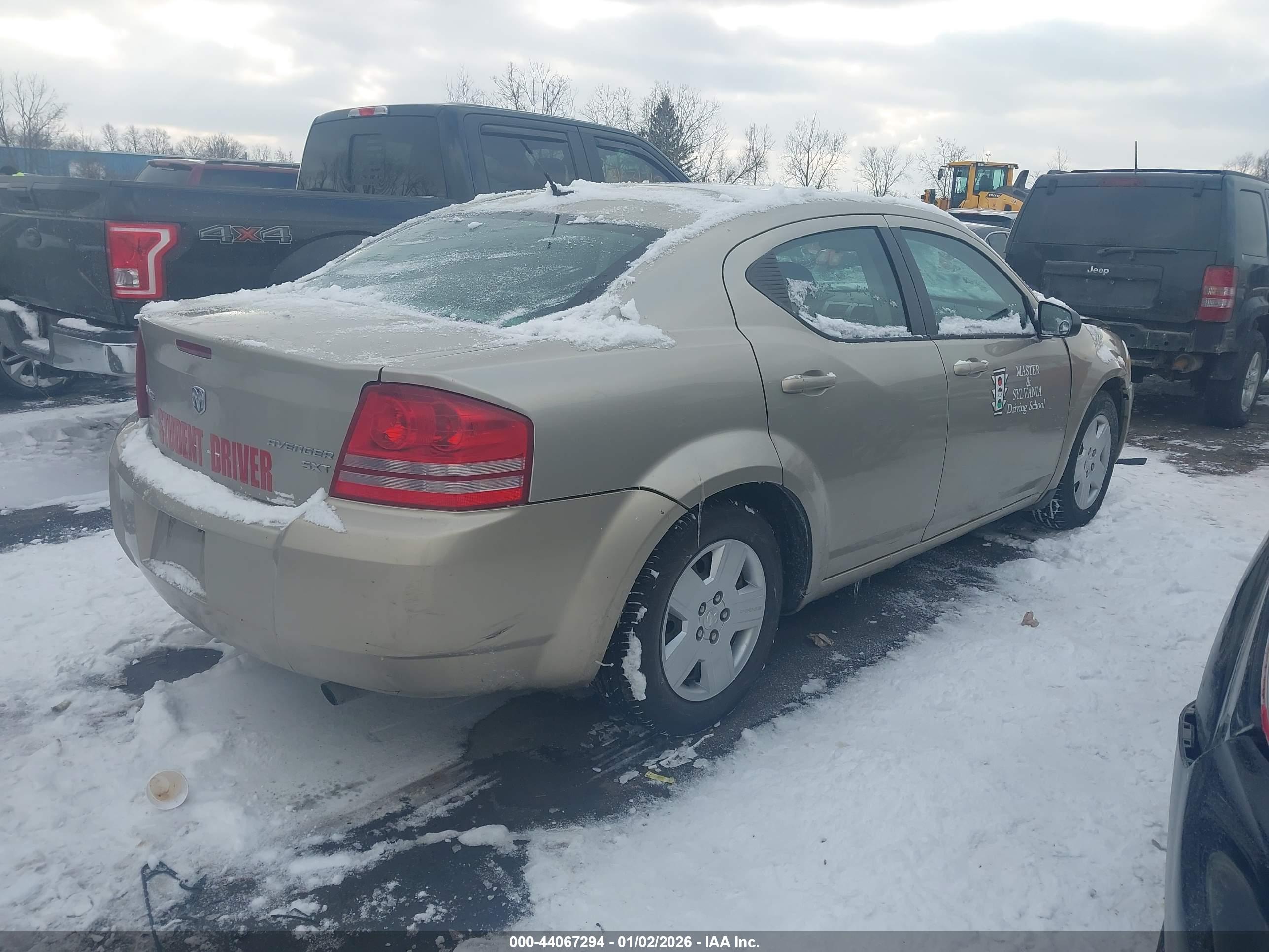 DODGE AVENGER image 4