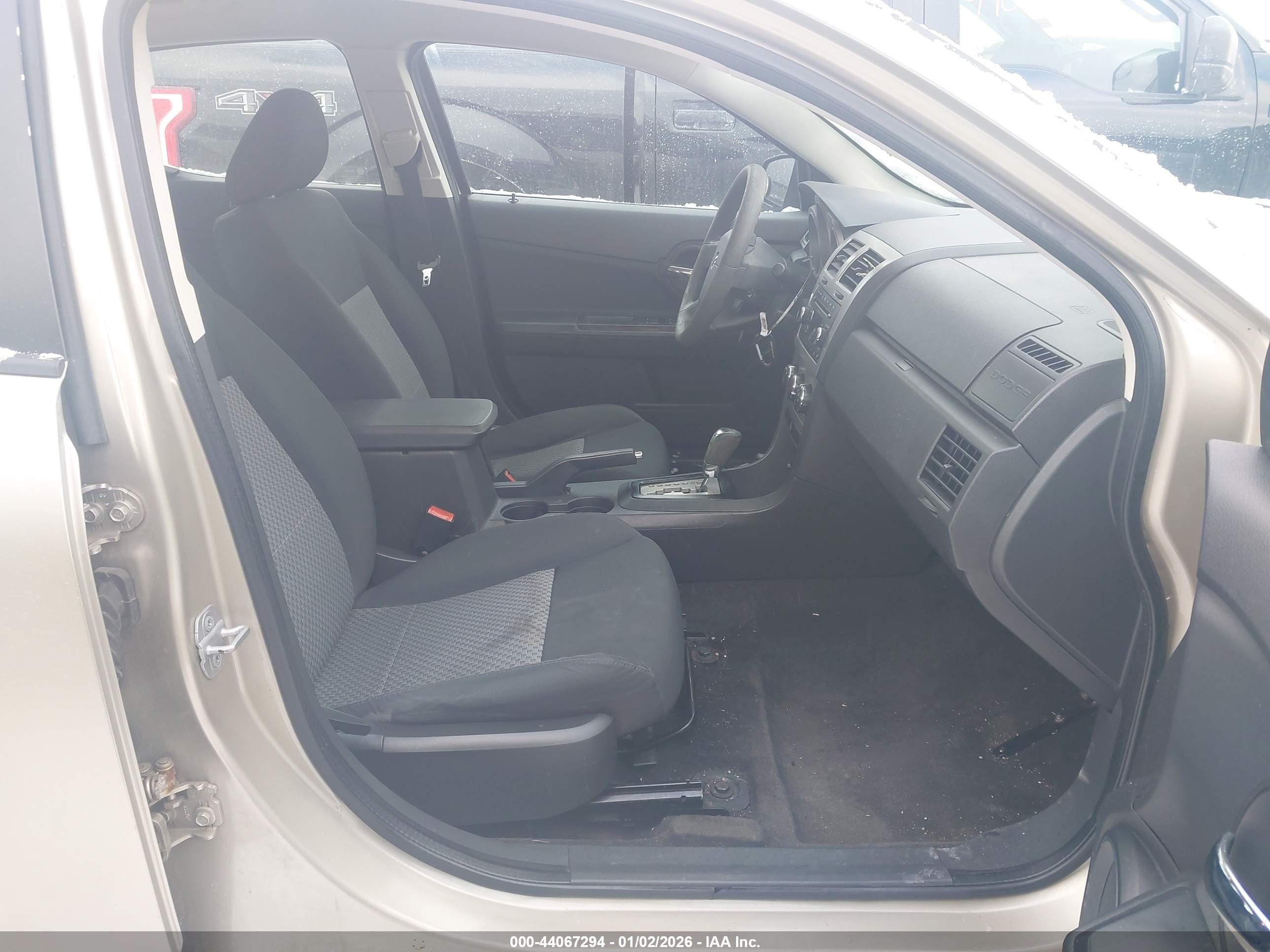 DODGE AVENGER image 5