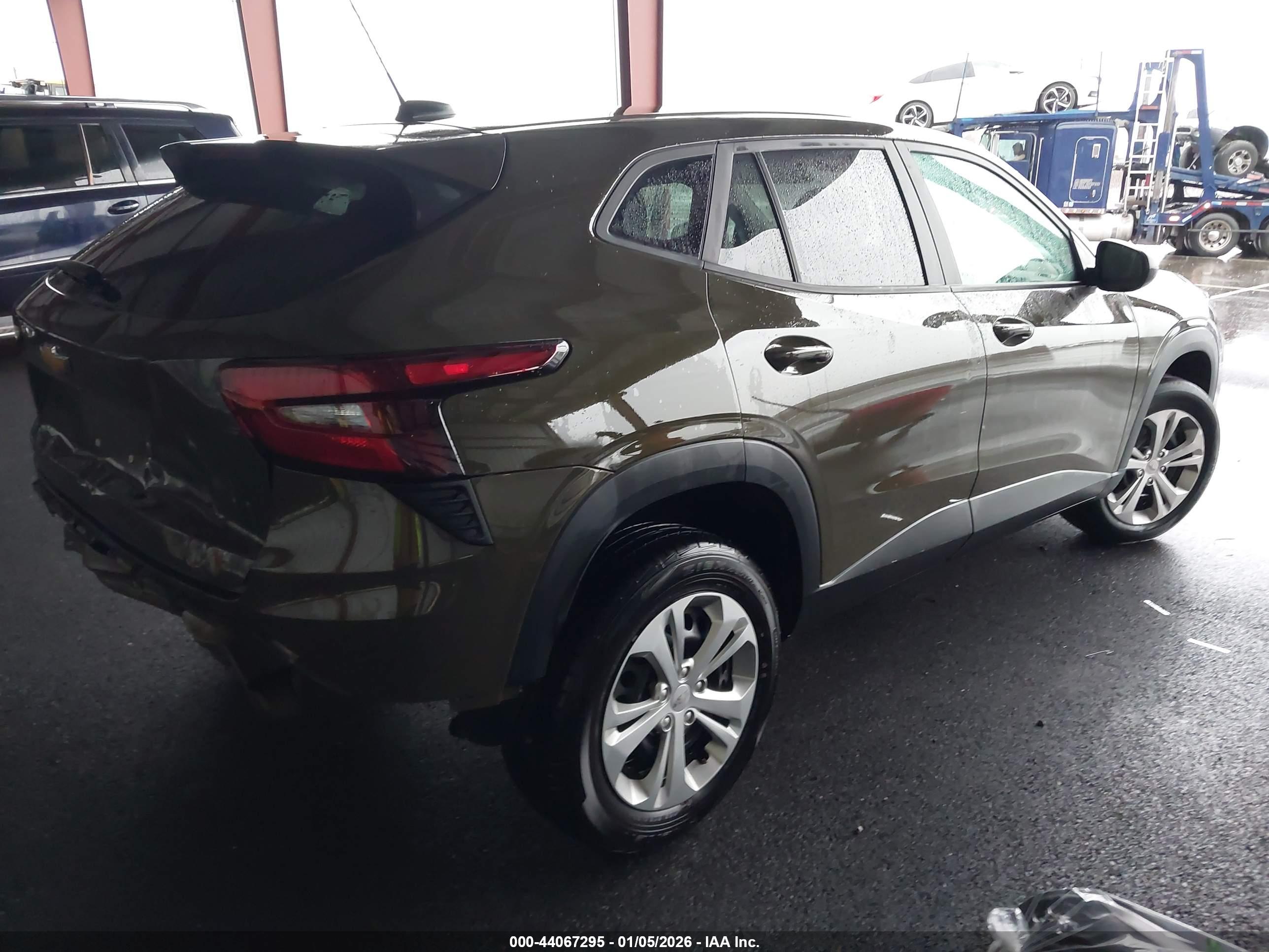 CHEVROLET TRAX image 4