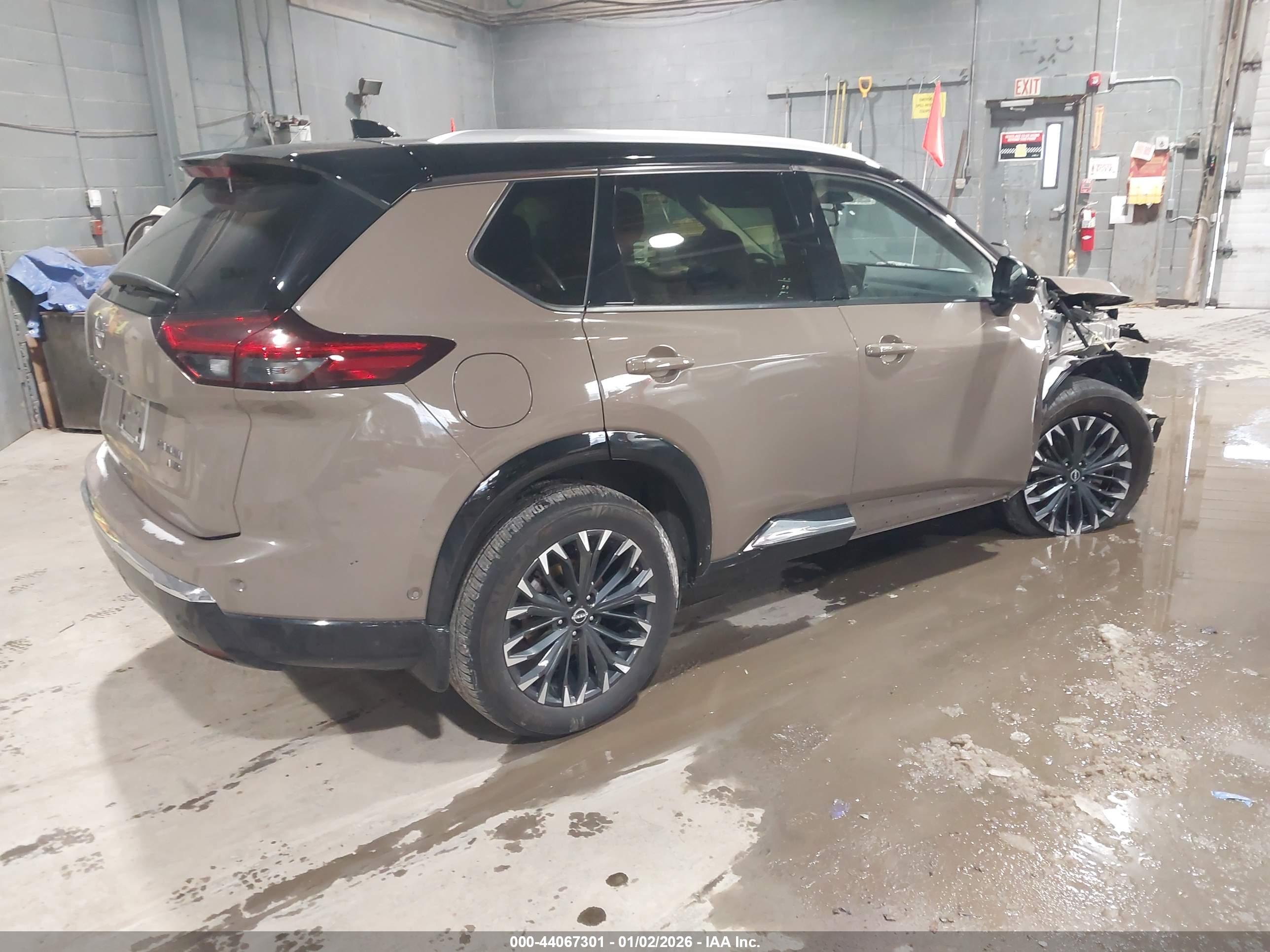 NISSAN ROGUE image 4