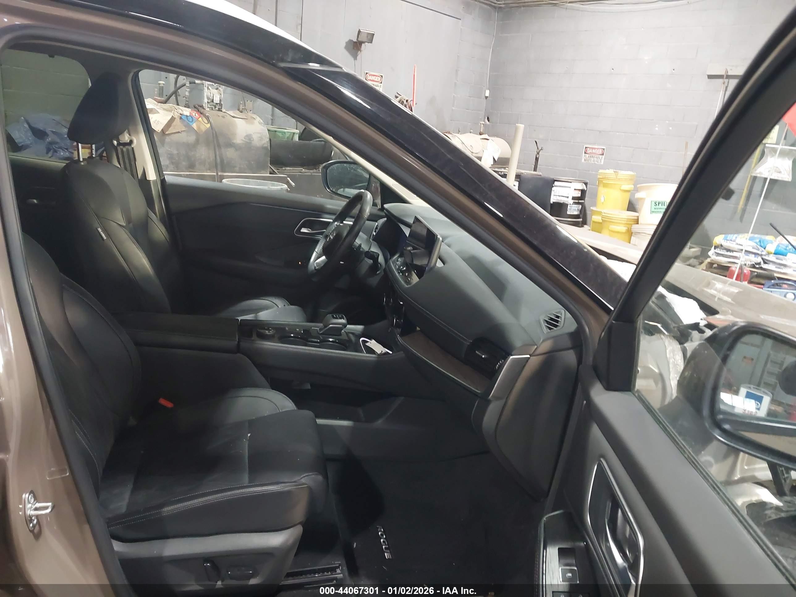 NISSAN ROGUE image 5