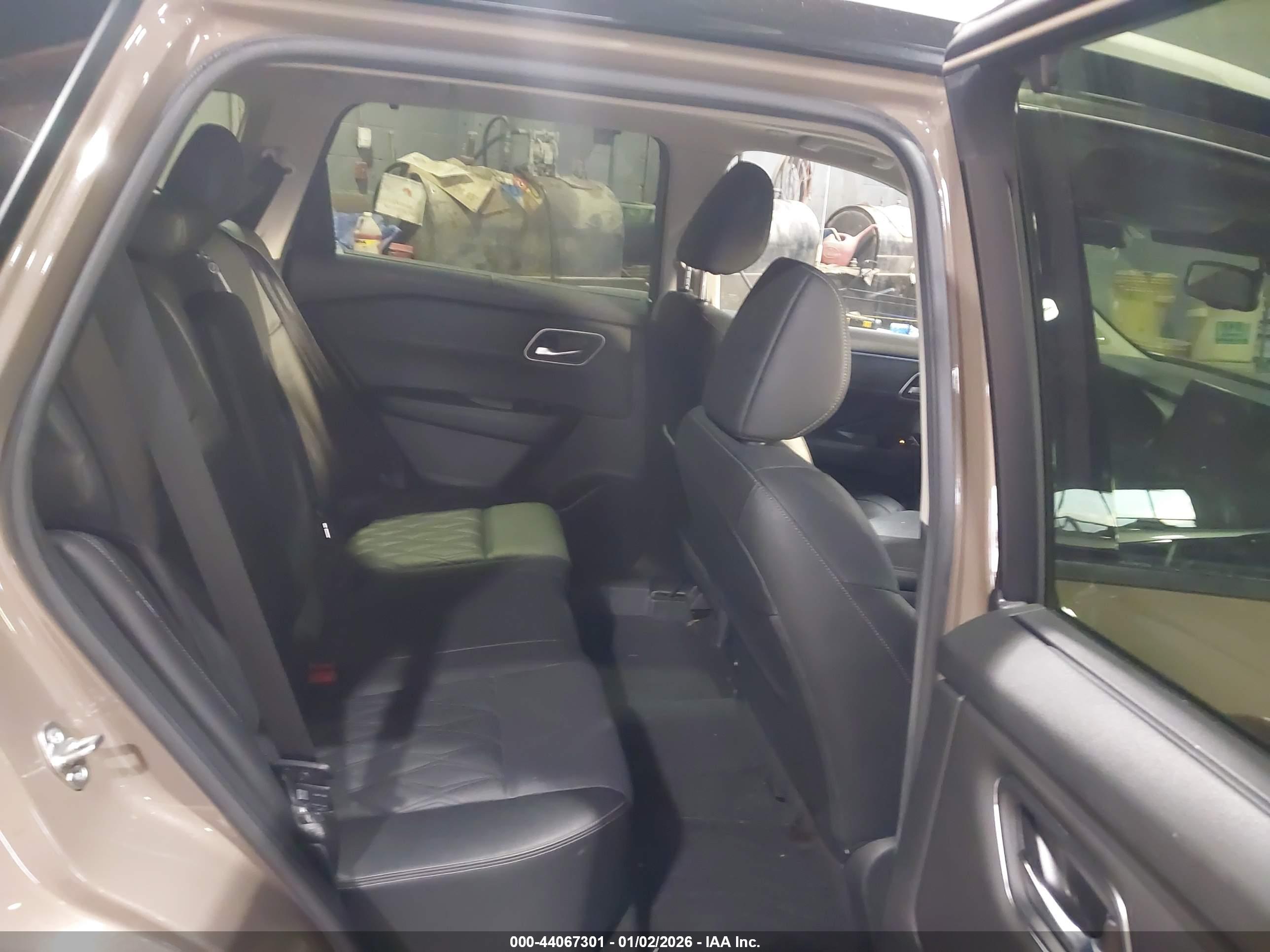 NISSAN ROGUE image 8