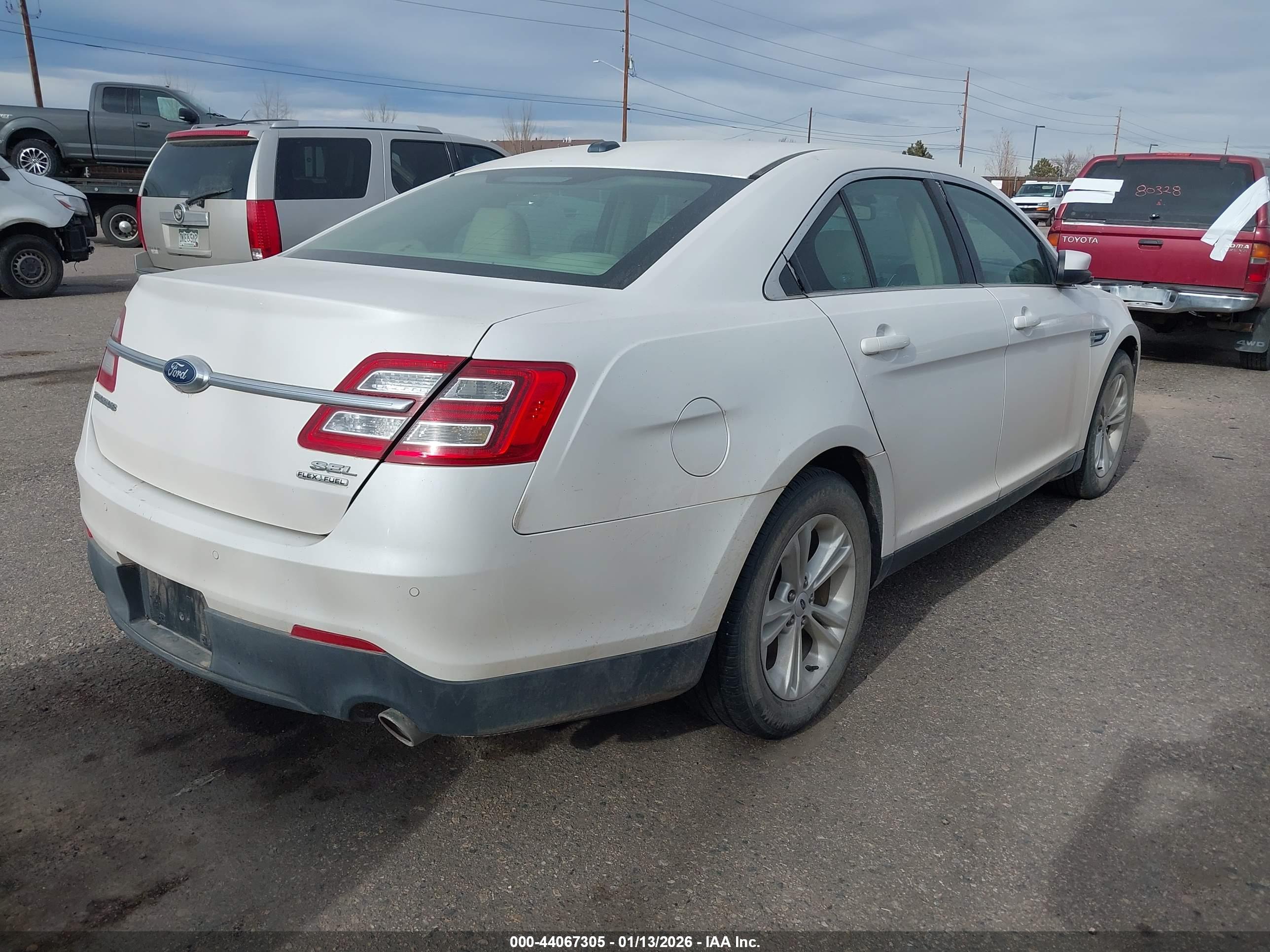 FORD TAURUS image 4