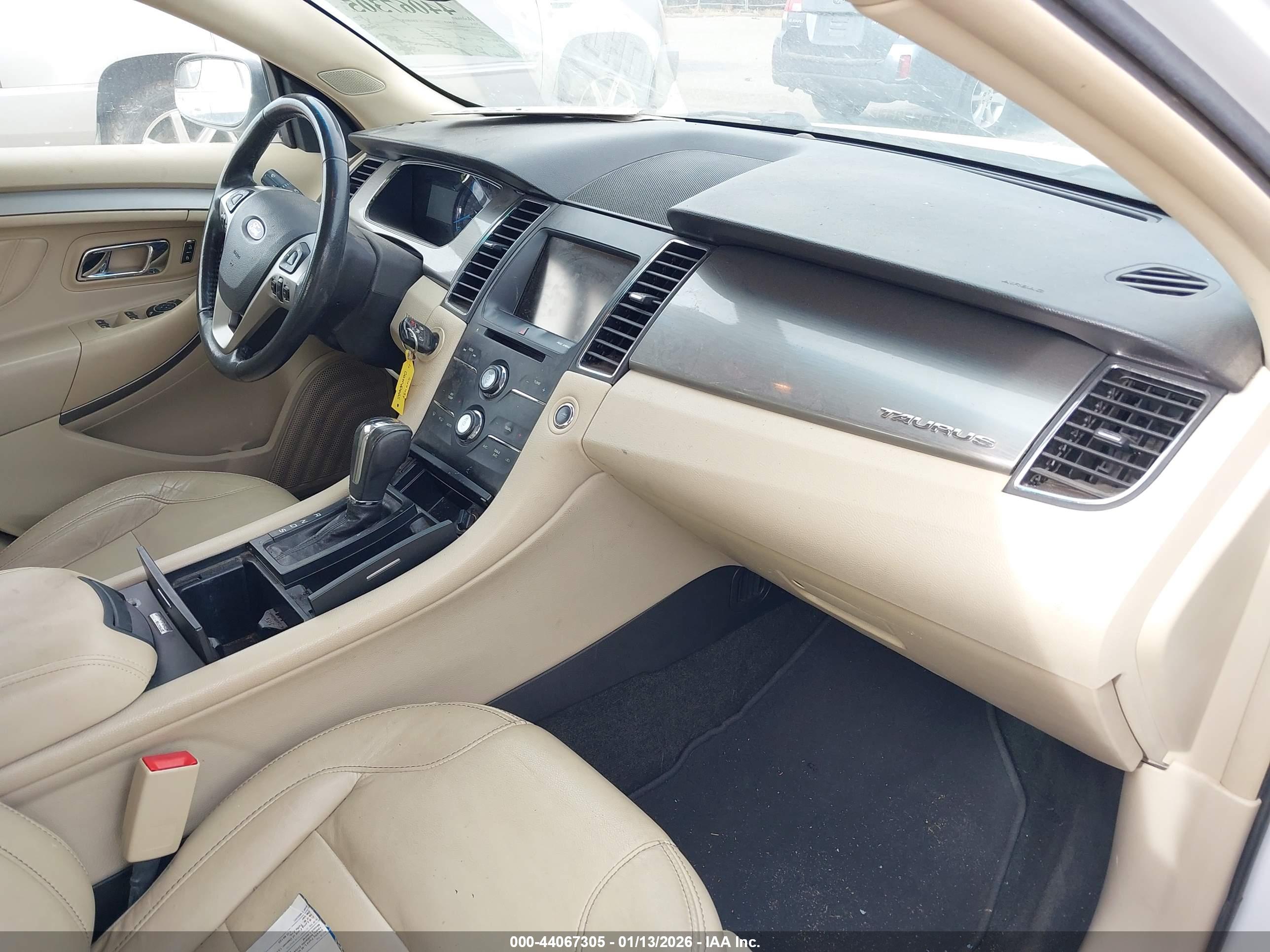 FORD TAURUS image 5