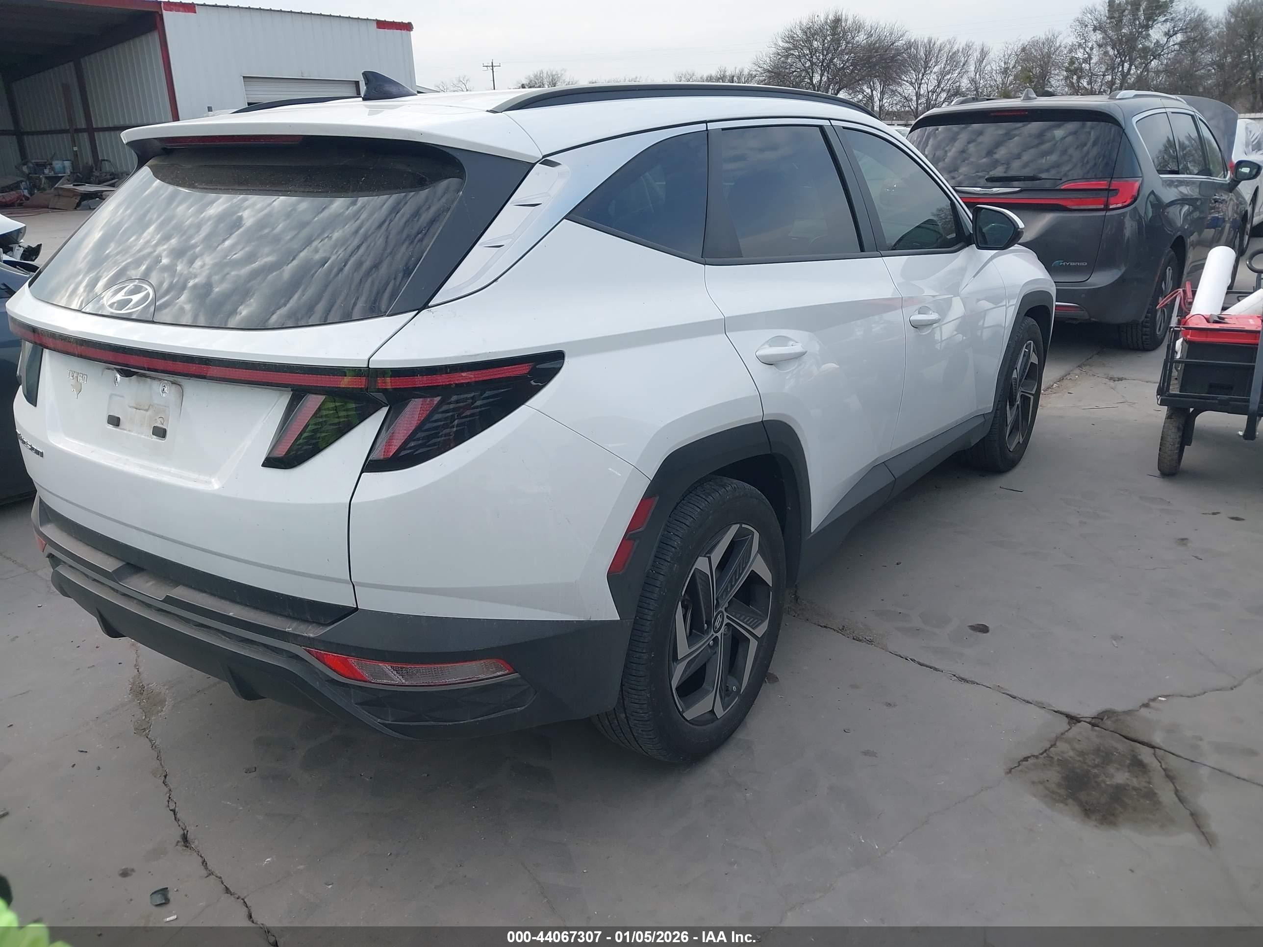 HYUNDAI TUCSON image 4